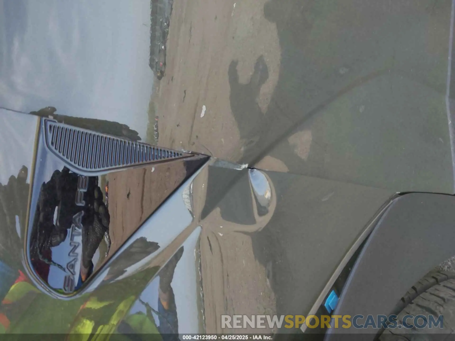 19 Photograph of a damaged car 5NMP3DGL2RH015996 HYUNDAI SANTA FE 2024