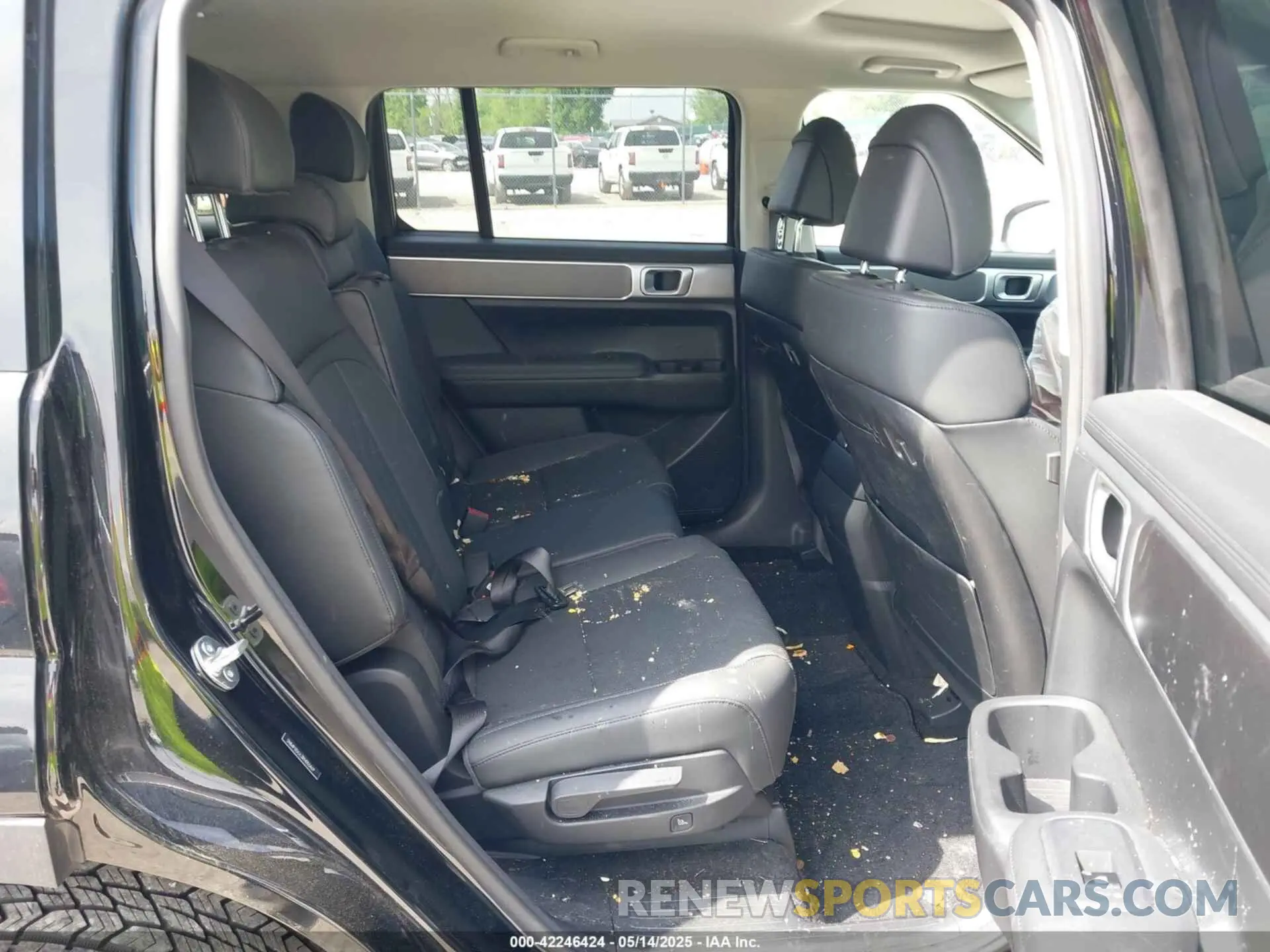 8 Photograph of a damaged car 5NMP3DGL3RH055469 HYUNDAI SANTA FE 2024