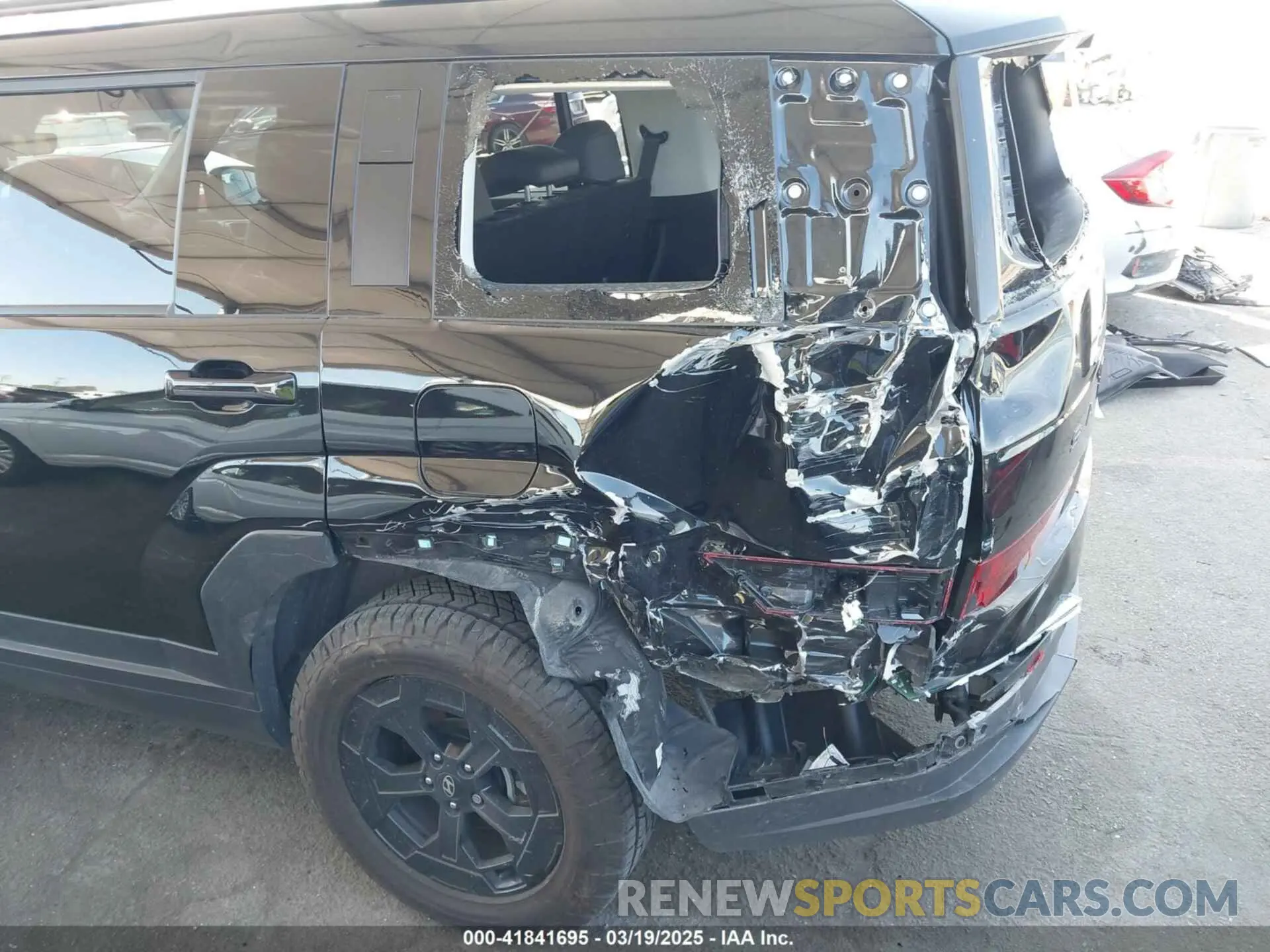 17 Photograph of a damaged car 5NMP3DGL6RH000370 HYUNDAI SANTA FE 2024