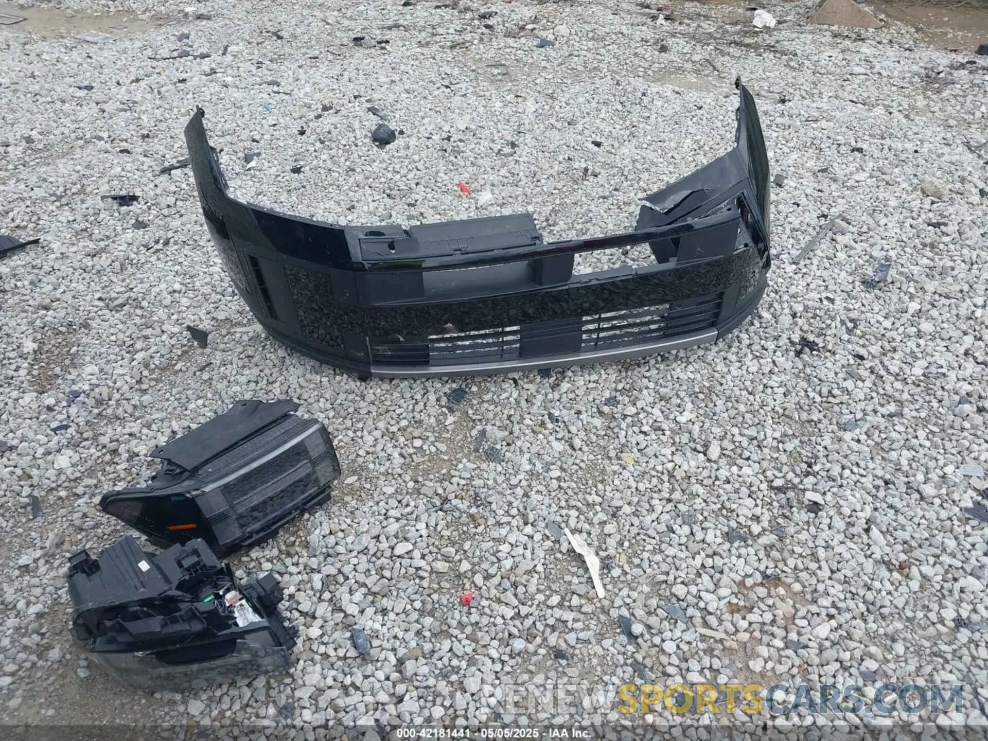 12 Photograph of a damaged car 5NMP3DGLXRH025966 HYUNDAI SANTA FE 2024