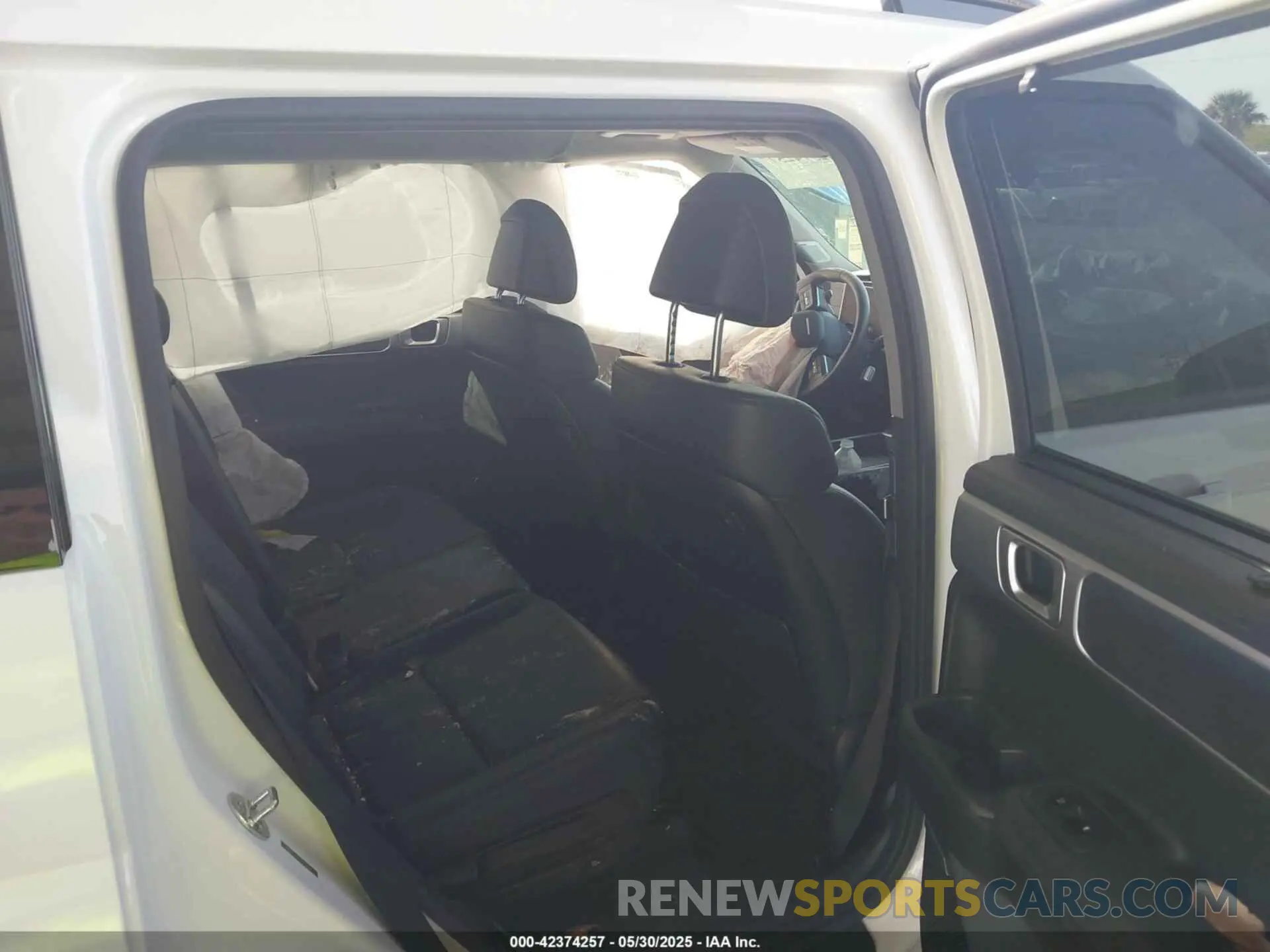 8 Photograph of a damaged car 5NMP44GL1RH029384 HYUNDAI SANTA FE 2024