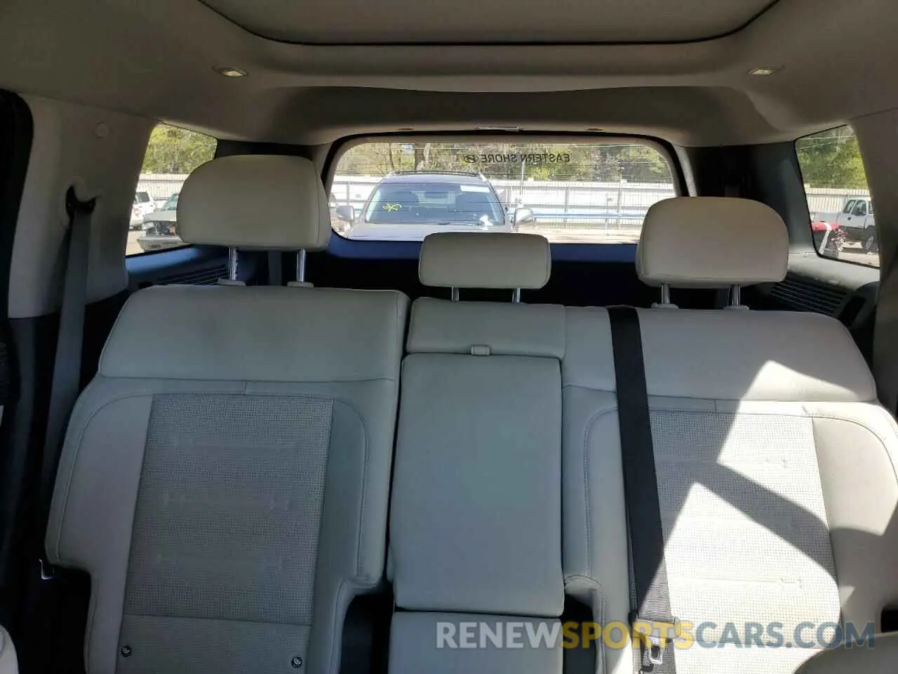 10 Photograph of a damaged car 5NMP44GL4RH026723 HYUNDAI SANTA FE 2024