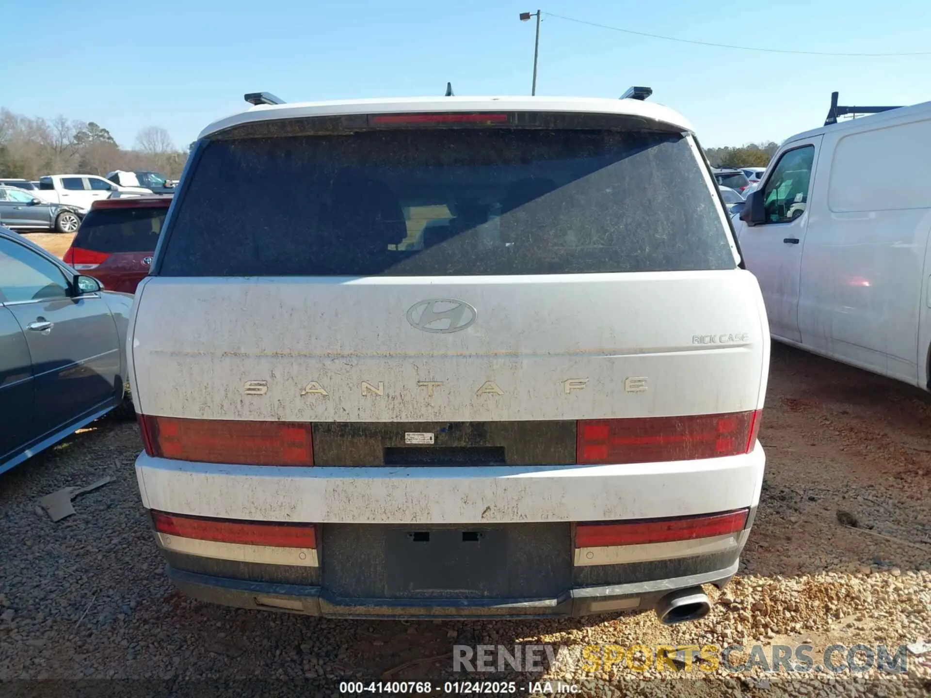 17 Photograph of a damaged car 5NMP44GL4RH049192 HYUNDAI SANTA FE 2024