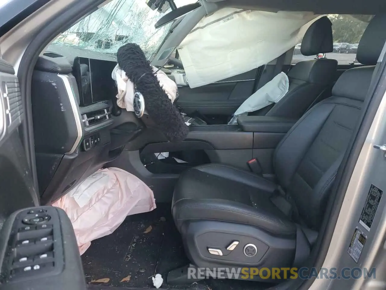 7 Photograph of a damaged car 5NMP44GL6RH026741 HYUNDAI SANTA FE 2024