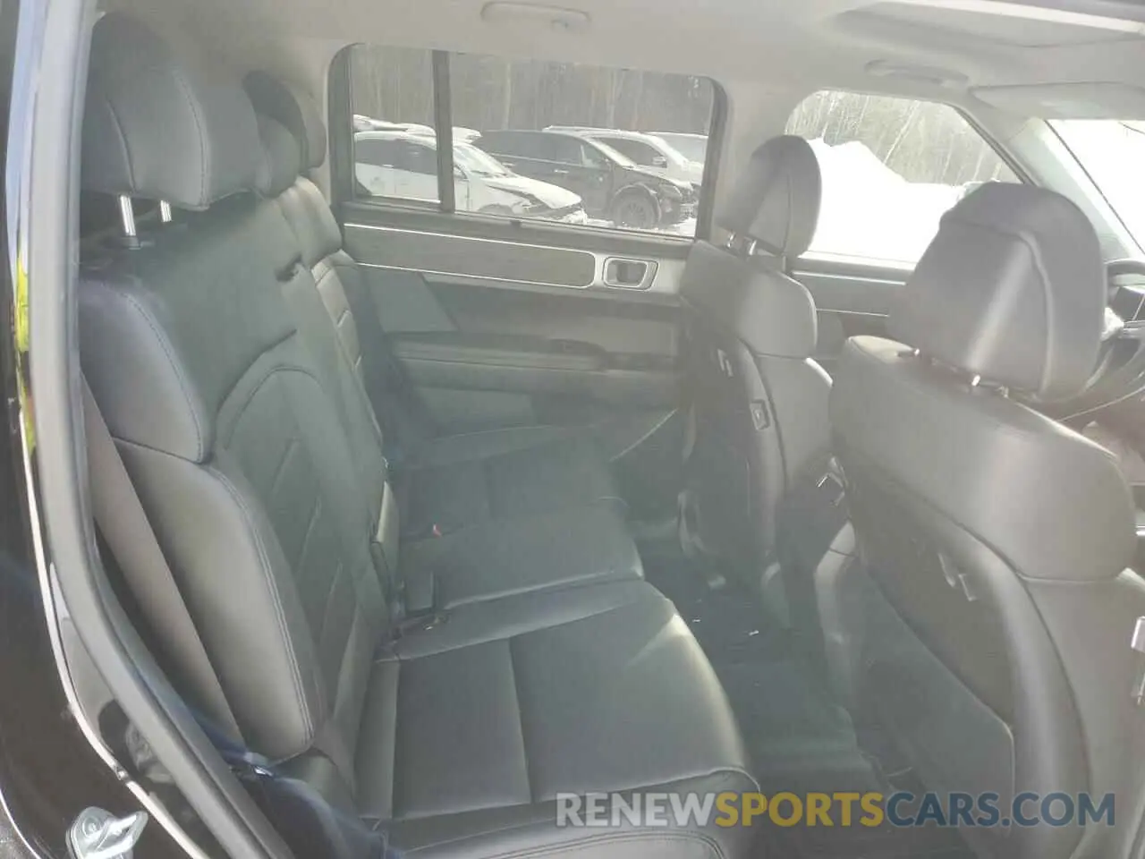 11 Photograph of a damaged car 5NMP4DGL0RH021423 HYUNDAI SANTA FE 2024