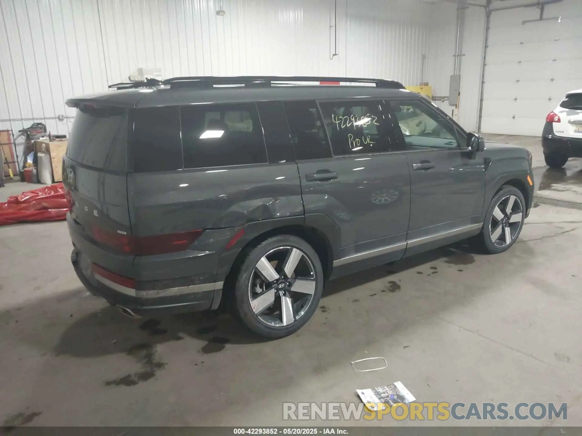 4 Photograph of a damaged car 5NMP4DGL0RH064644 HYUNDAI SANTA FE 2024