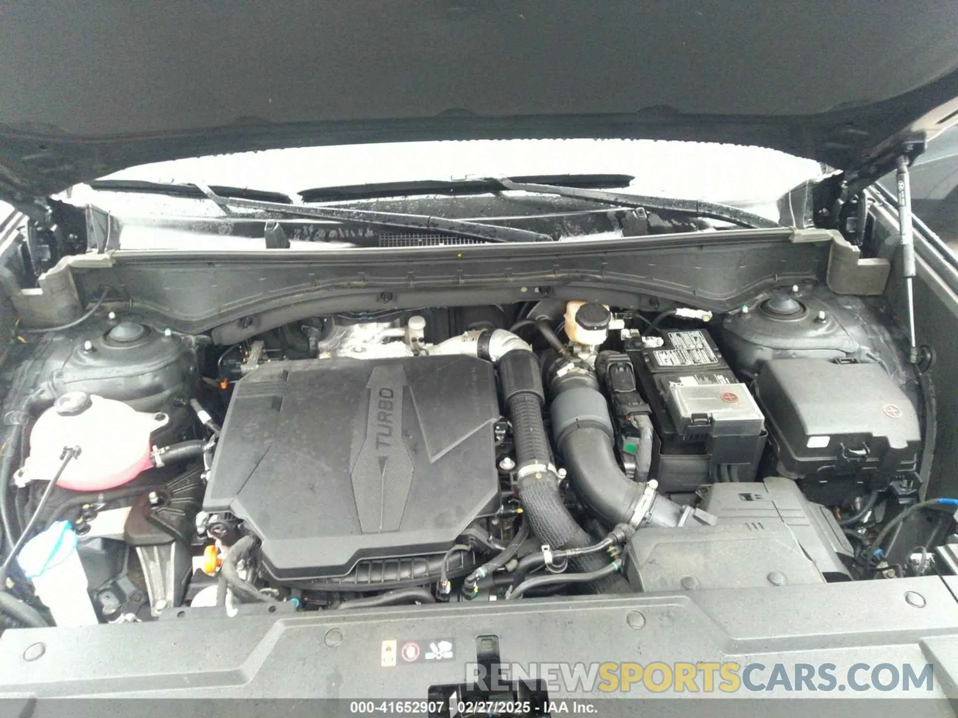 10 Photograph of a damaged car 5NMP4DGL2RH008639 HYUNDAI SANTA FE 2024
