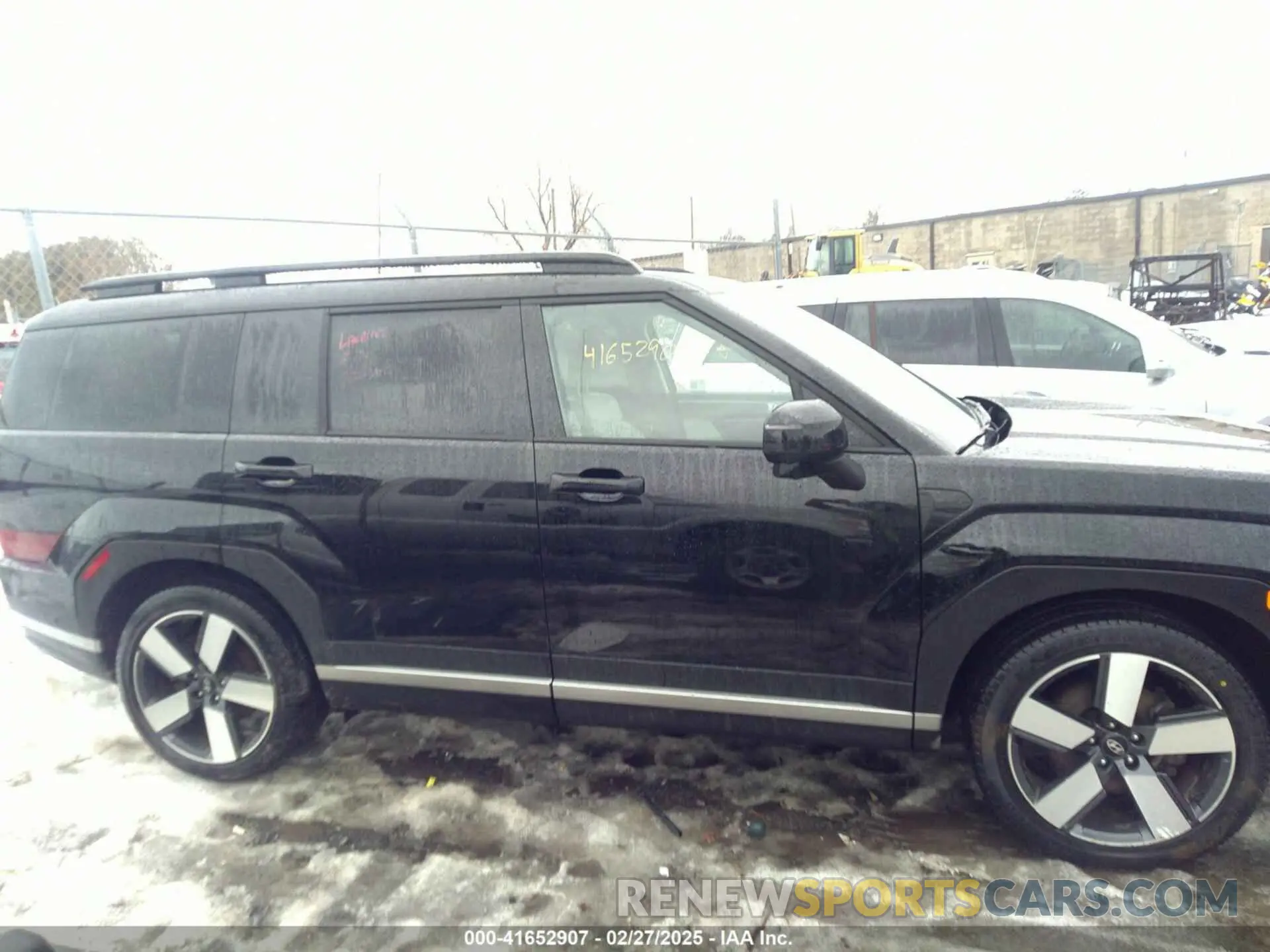 14 Photograph of a damaged car 5NMP4DGL2RH008639 HYUNDAI SANTA FE 2024