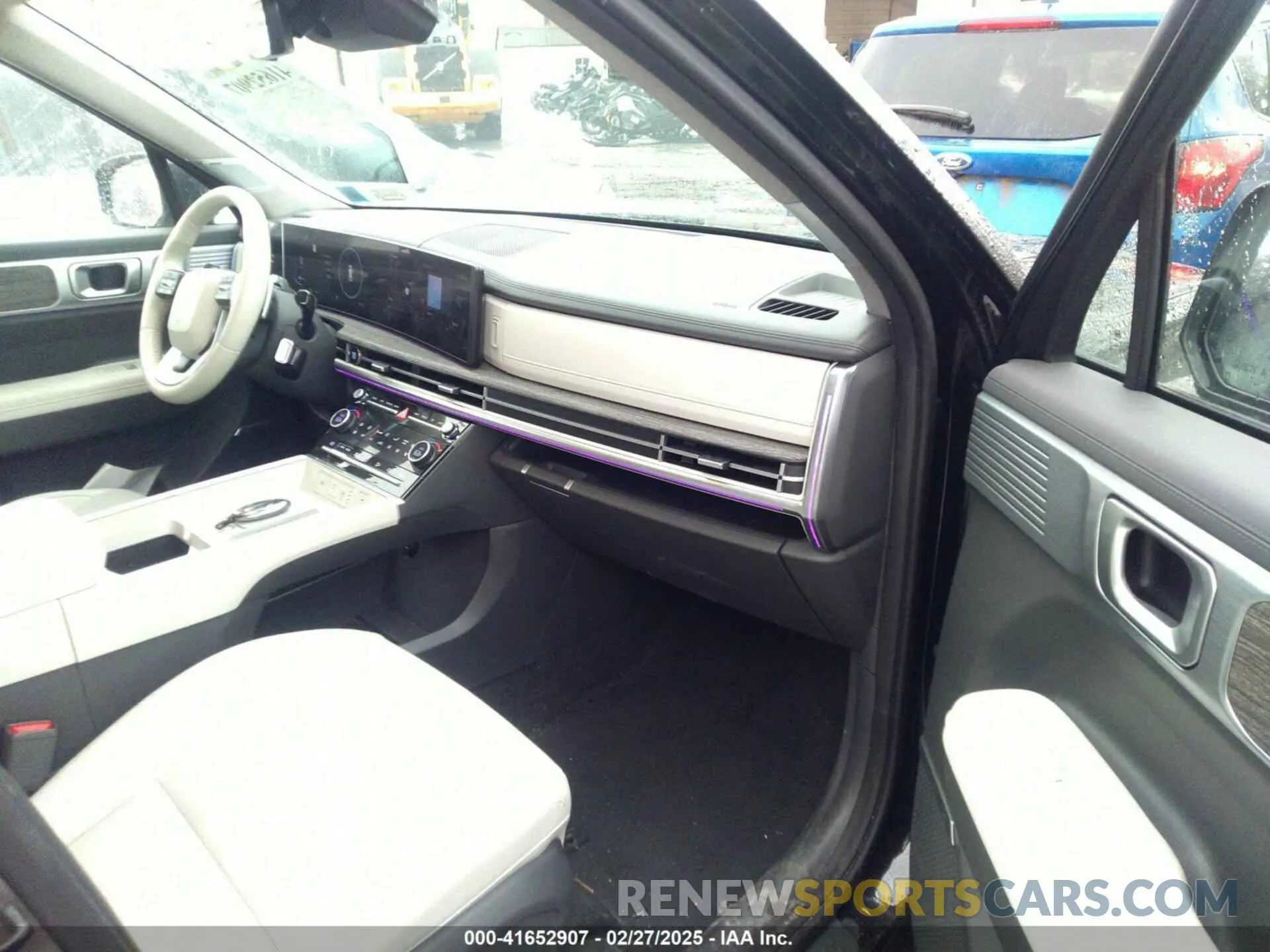 5 Photograph of a damaged car 5NMP4DGL2RH008639 HYUNDAI SANTA FE 2024