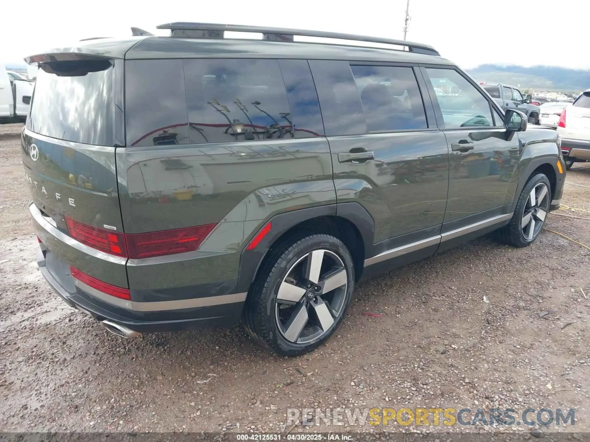 4 Photograph of a damaged car 5NMP4DGL2RH011198 HYUNDAI SANTA FE 2024