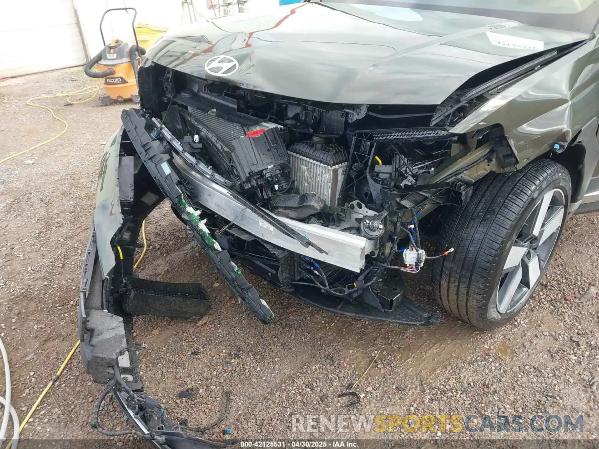 6 Photograph of a damaged car 5NMP4DGL2RH011198 HYUNDAI SANTA FE 2024