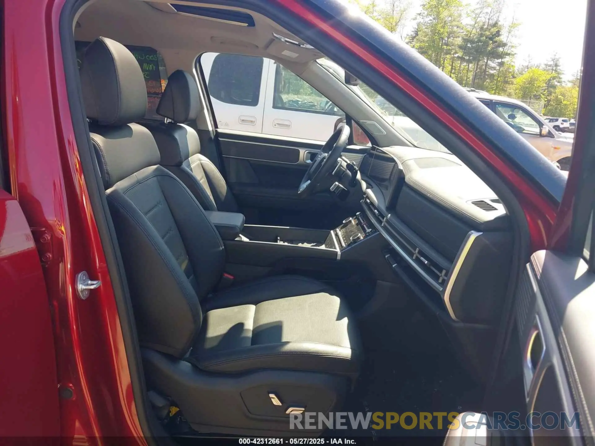 5 Photograph of a damaged car 5NMP4DGL4RH030920 HYUNDAI SANTA FE 2024