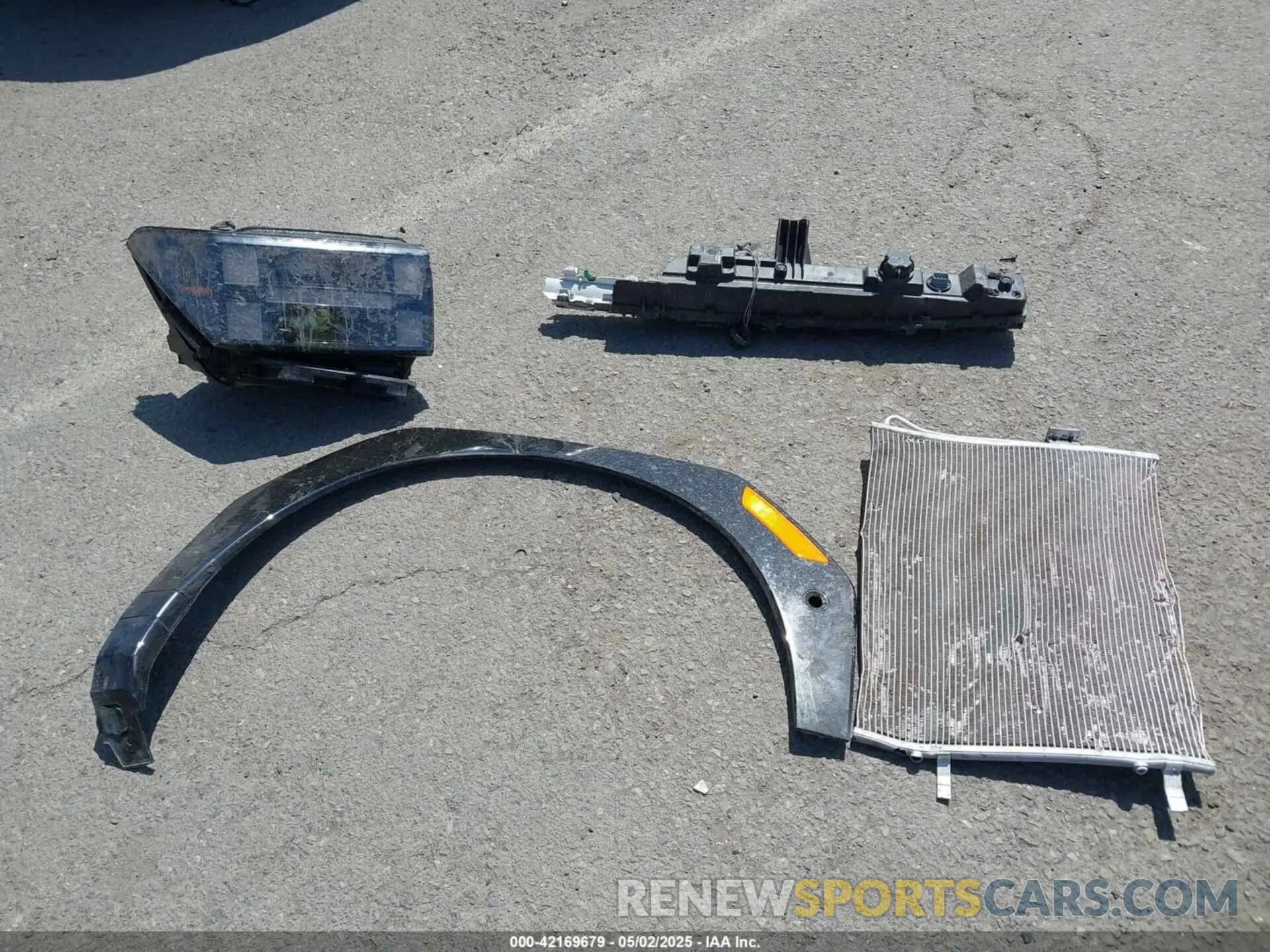 12 Photograph of a damaged car 5NMP54GL0RH043063 HYUNDAI SANTA FE 2024