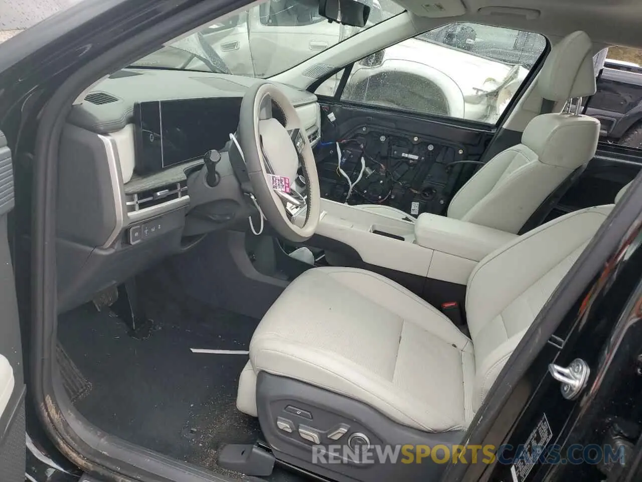7 Photograph of a damaged car 5NMP54GL7RH067683 HYUNDAI SANTA FE 2024