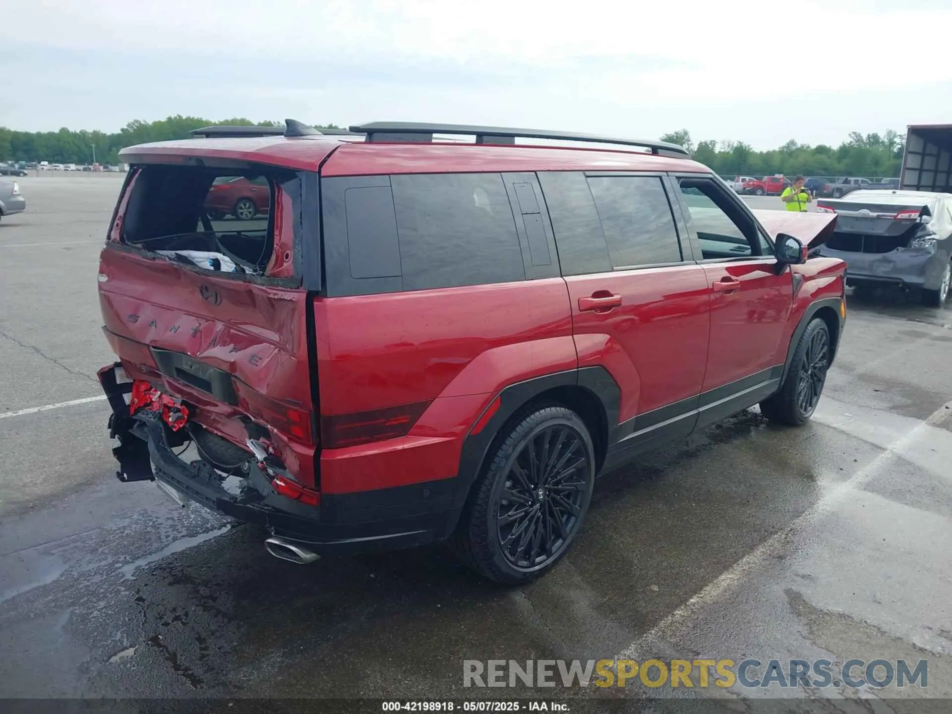 4 Photograph of a damaged car 5NMP5DGL1RH042732 HYUNDAI SANTA FE 2024
