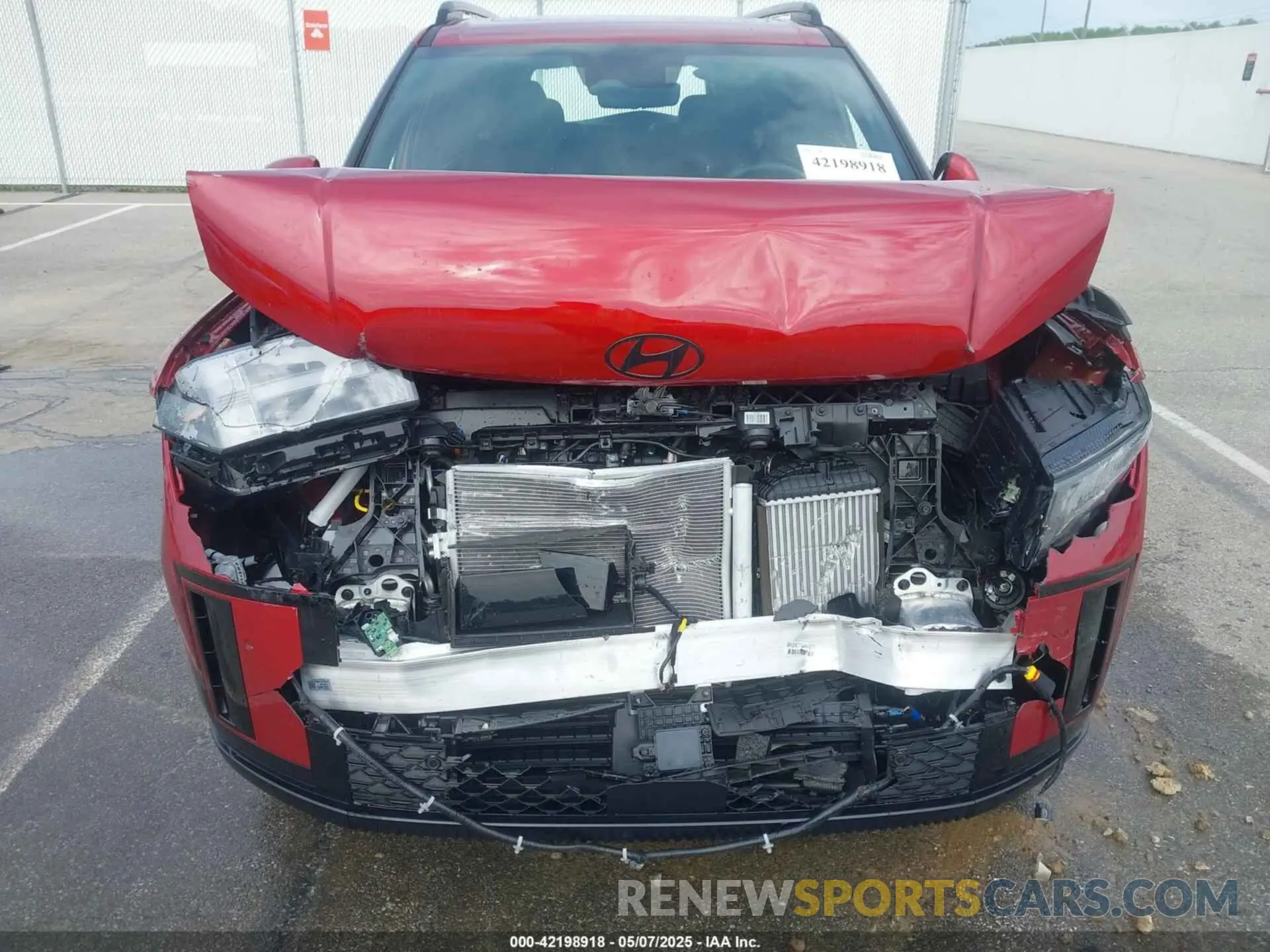 6 Photograph of a damaged car 5NMP5DGL1RH042732 HYUNDAI SANTA FE 2024