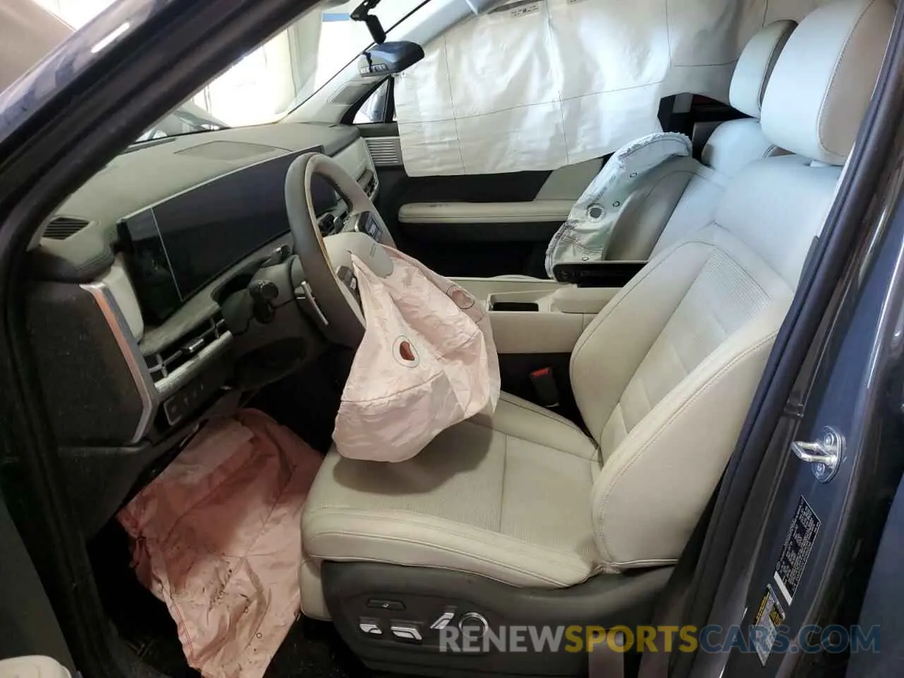 7 Photograph of a damaged car 5NMP5DGL4RH060268 HYUNDAI SANTA FE 2024