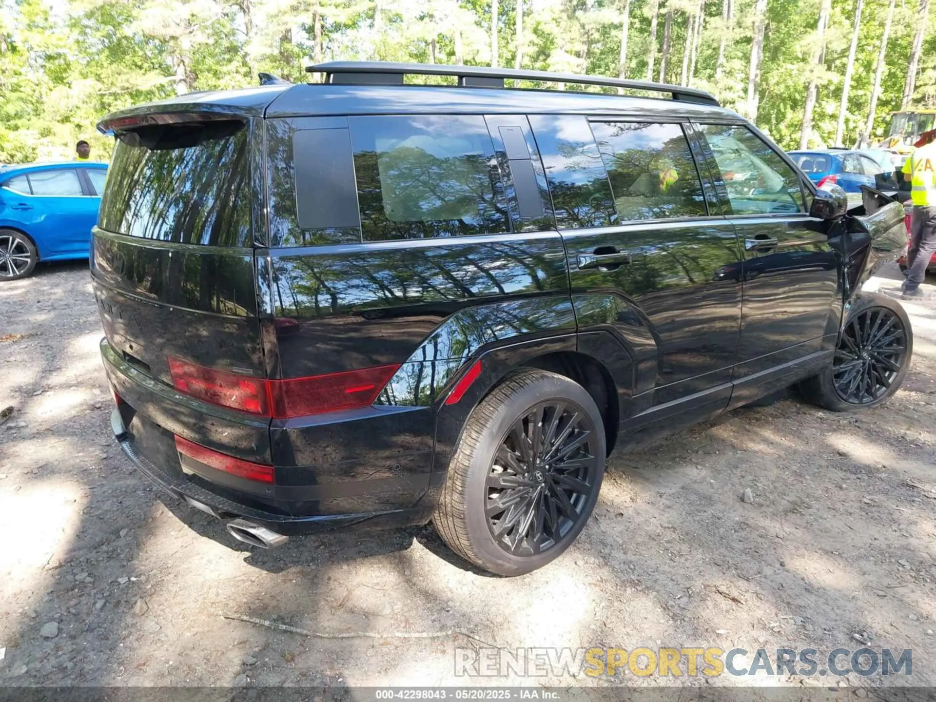 4 Photograph of a damaged car 5NMP5DGL8RH030609 HYUNDAI SANTA FE 2024