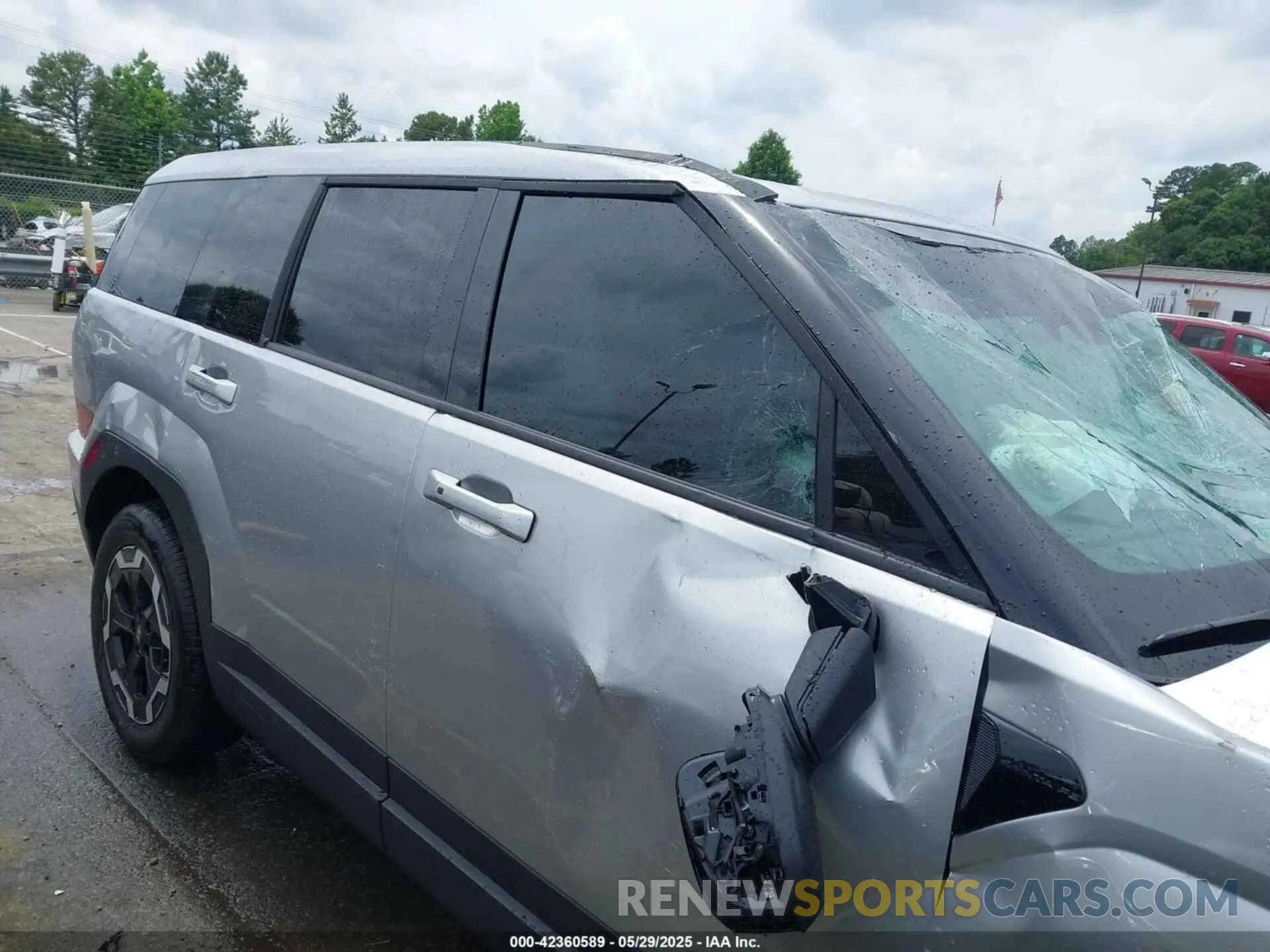 12 Photograph of a damaged car 5NMP14GL0SH128437 HYUNDAI SANTA FE 2025