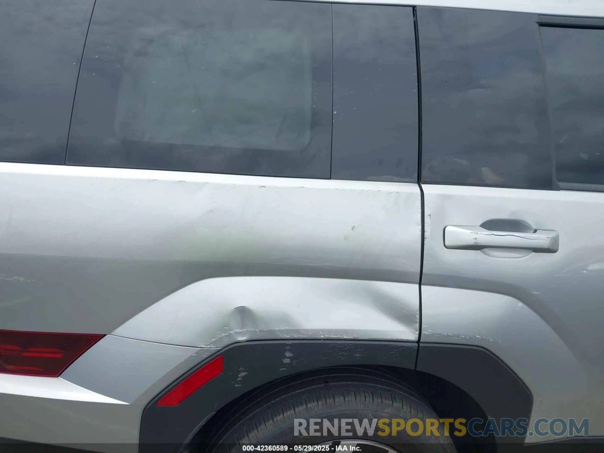 19 Photograph of a damaged car 5NMP14GL0SH128437 HYUNDAI SANTA FE 2025