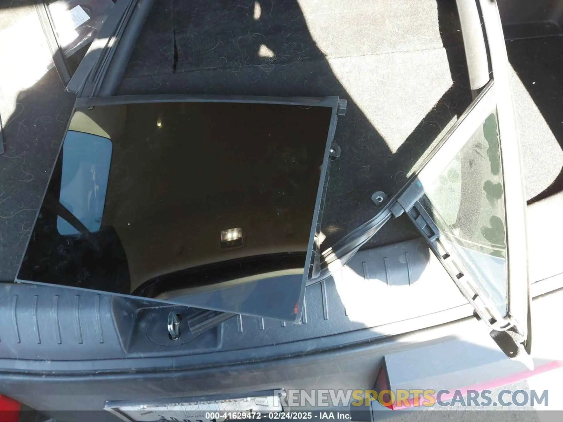 12 Photograph of a damaged car 5NMP14GL3SH074695 HYUNDAI SANTA FE 2025
