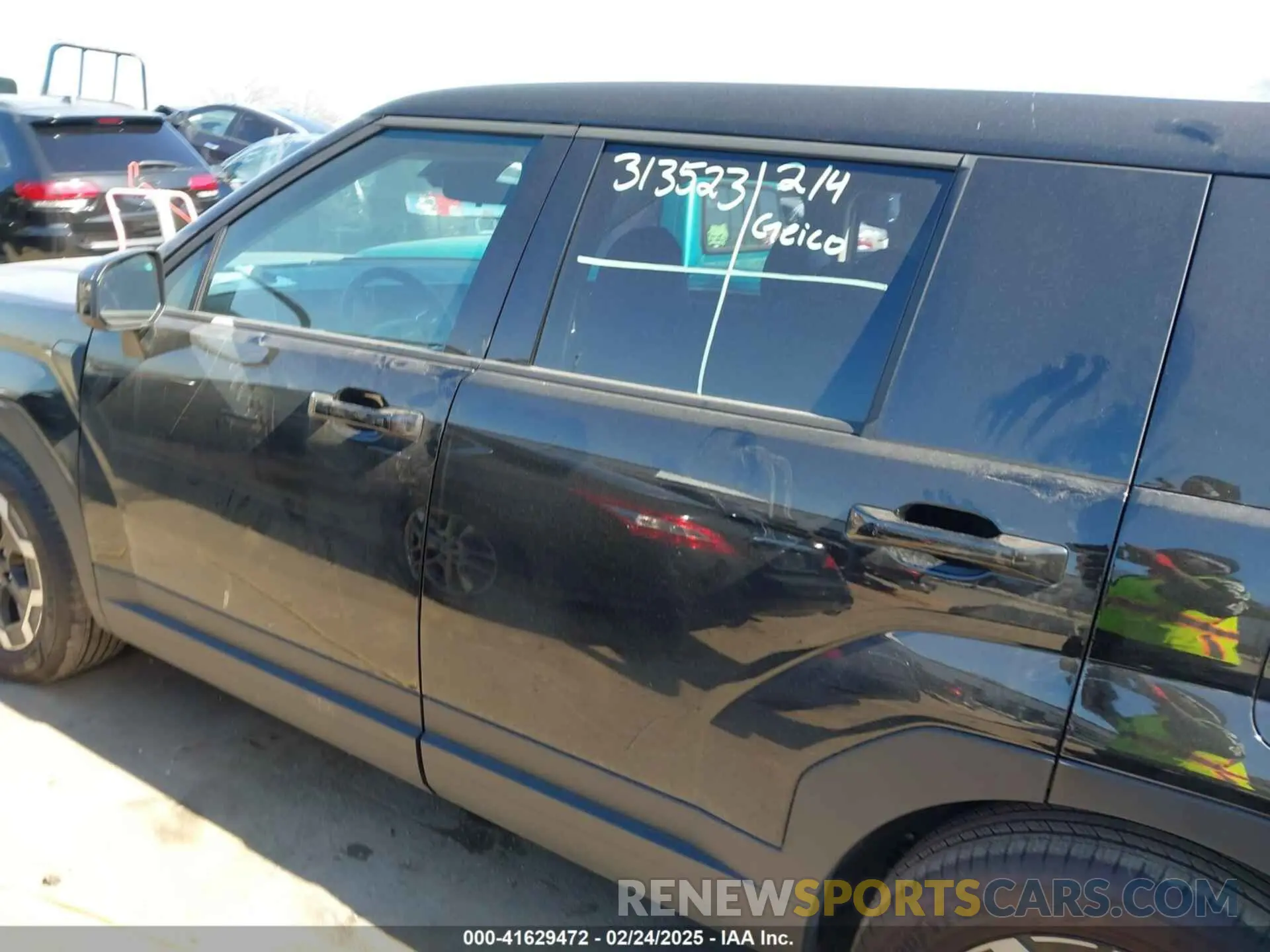 15 Photograph of a damaged car 5NMP14GL3SH074695 HYUNDAI SANTA FE 2025