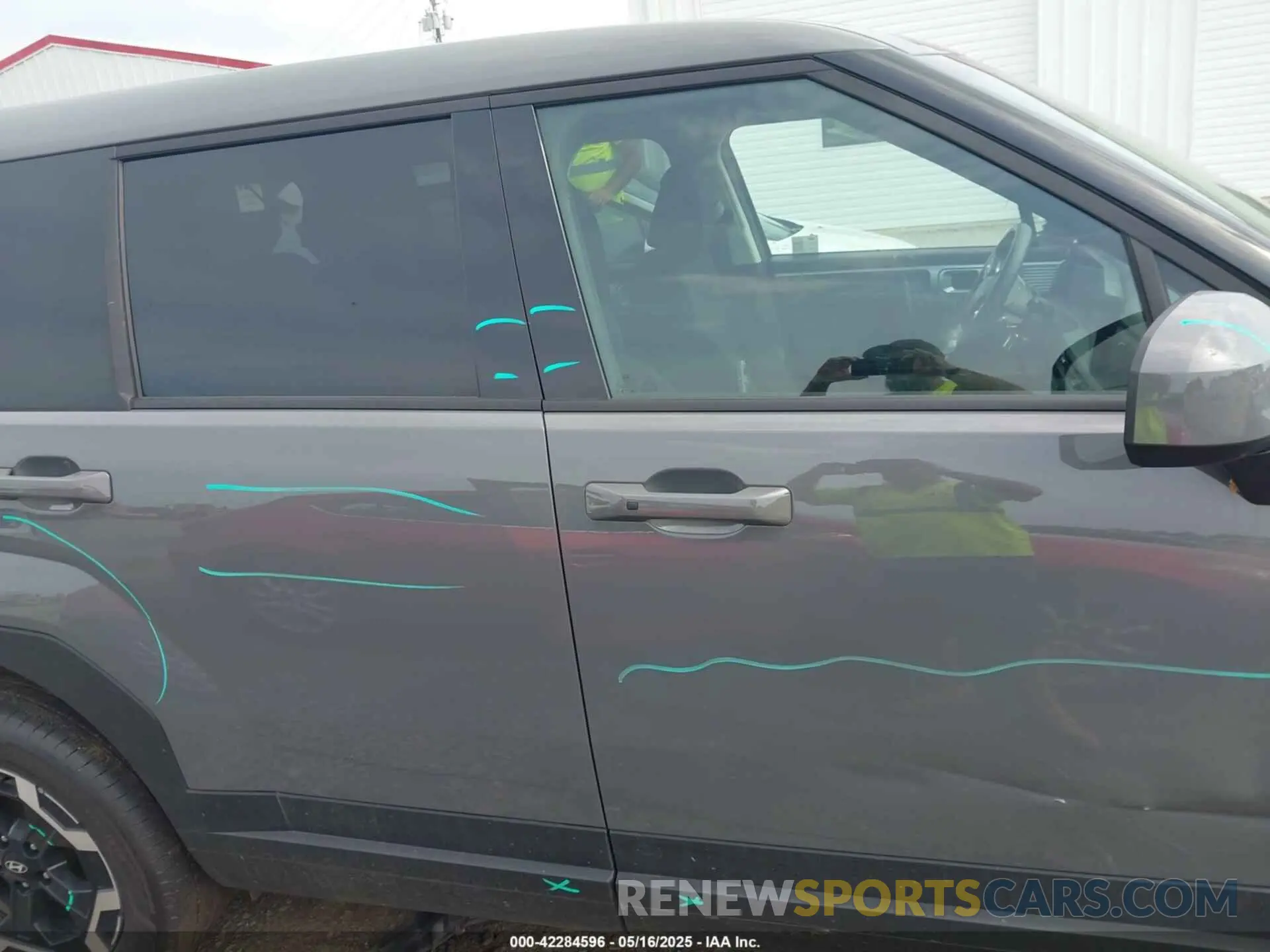 12 Photograph of a damaged car 5NMP1DGL3SH114029 HYUNDAI SANTA FE 2025