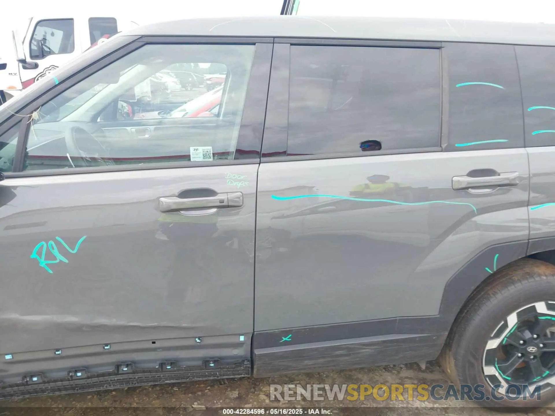 13 Photograph of a damaged car 5NMP1DGL3SH114029 HYUNDAI SANTA FE 2025