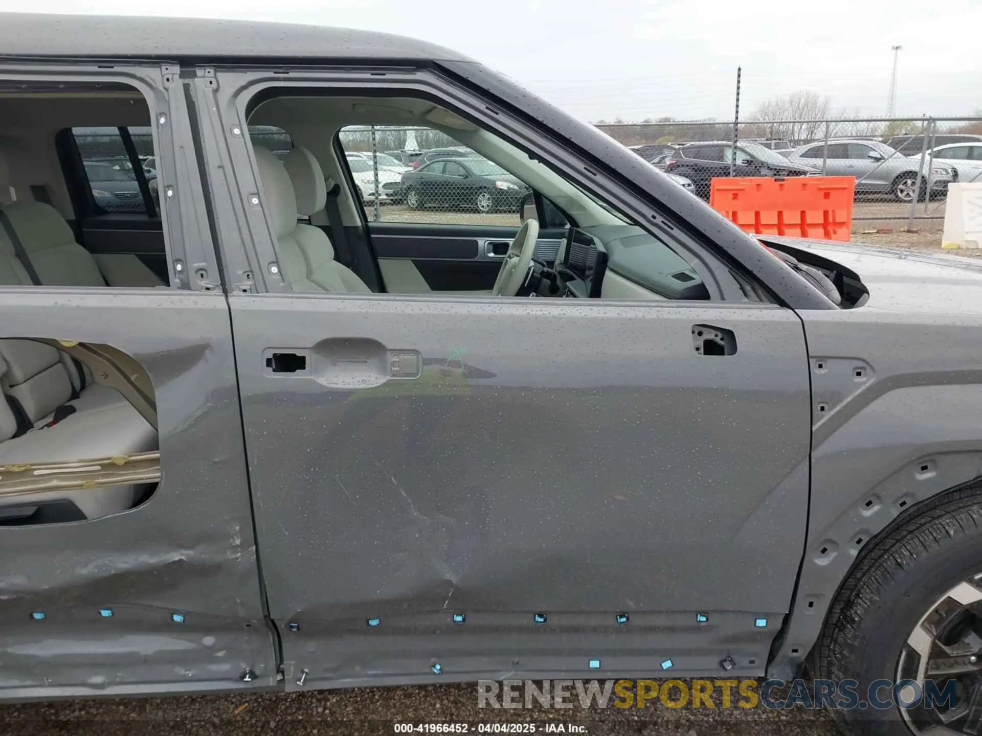 19 Photograph of a damaged car 5NMP1DGL7SH092455 HYUNDAI SANTA FE 2025