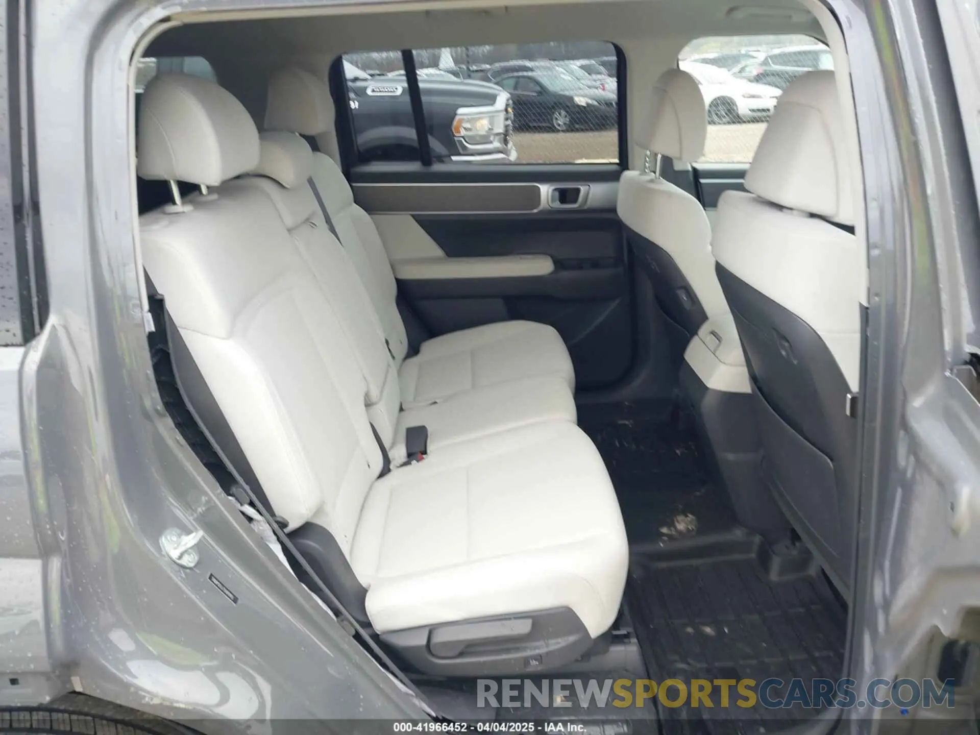 8 Photograph of a damaged car 5NMP1DGL7SH092455 HYUNDAI SANTA FE 2025