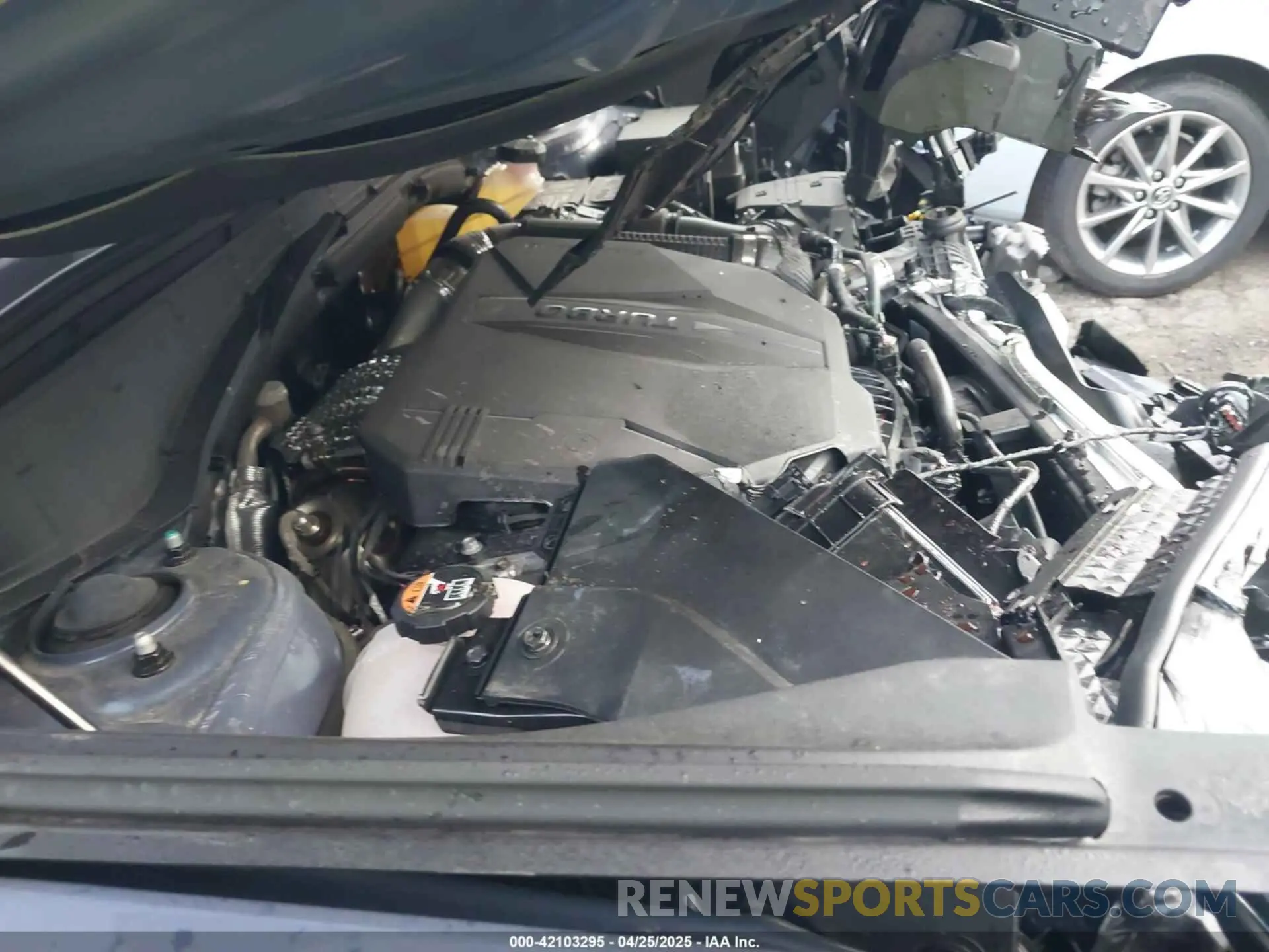 10 Photograph of a damaged car 5NMP24GL0SH085943 HYUNDAI SANTA FE 2025