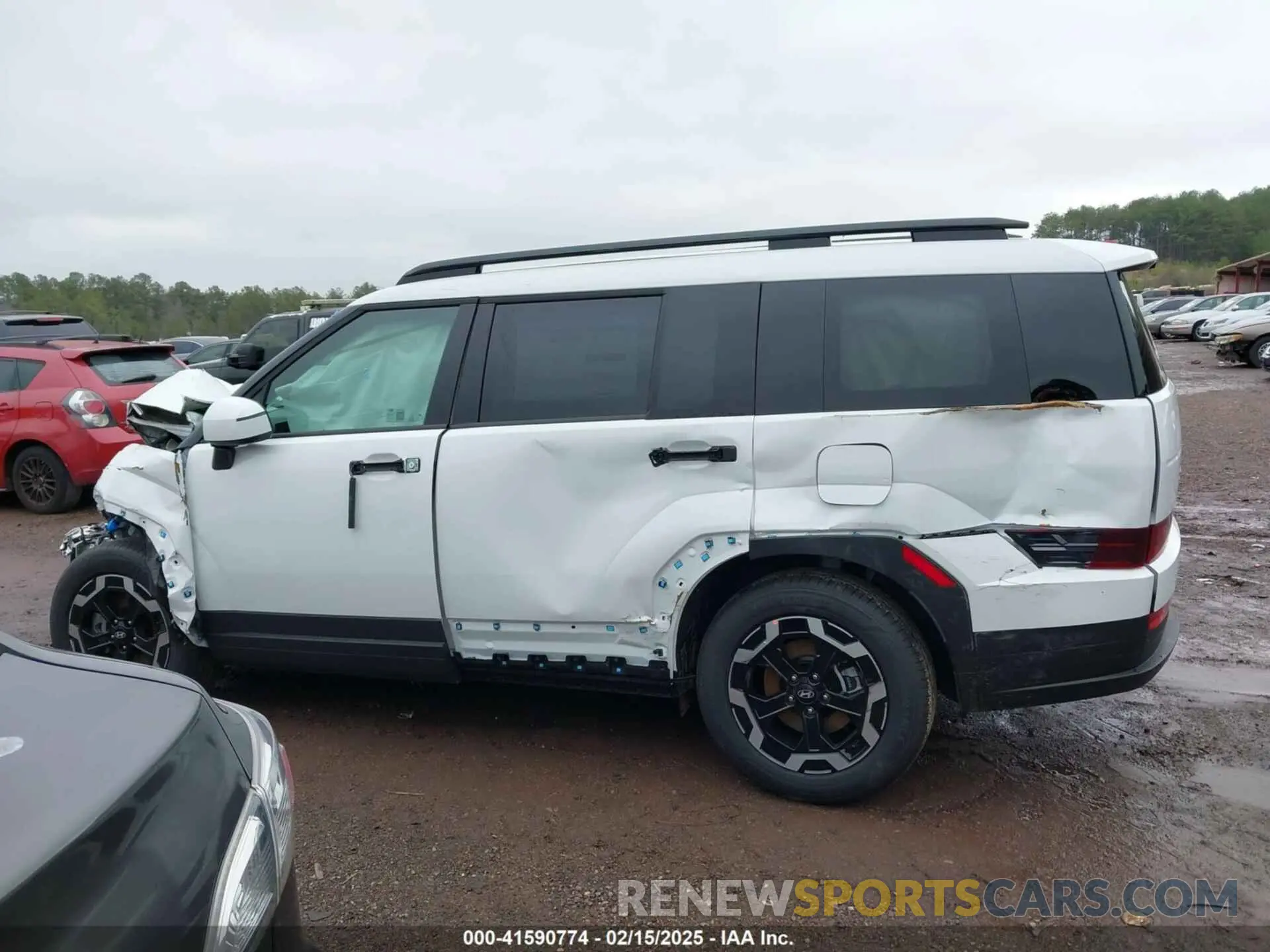 14 Photograph of a damaged car 5NMP24GL0SH107861 HYUNDAI SANTA FE 2025