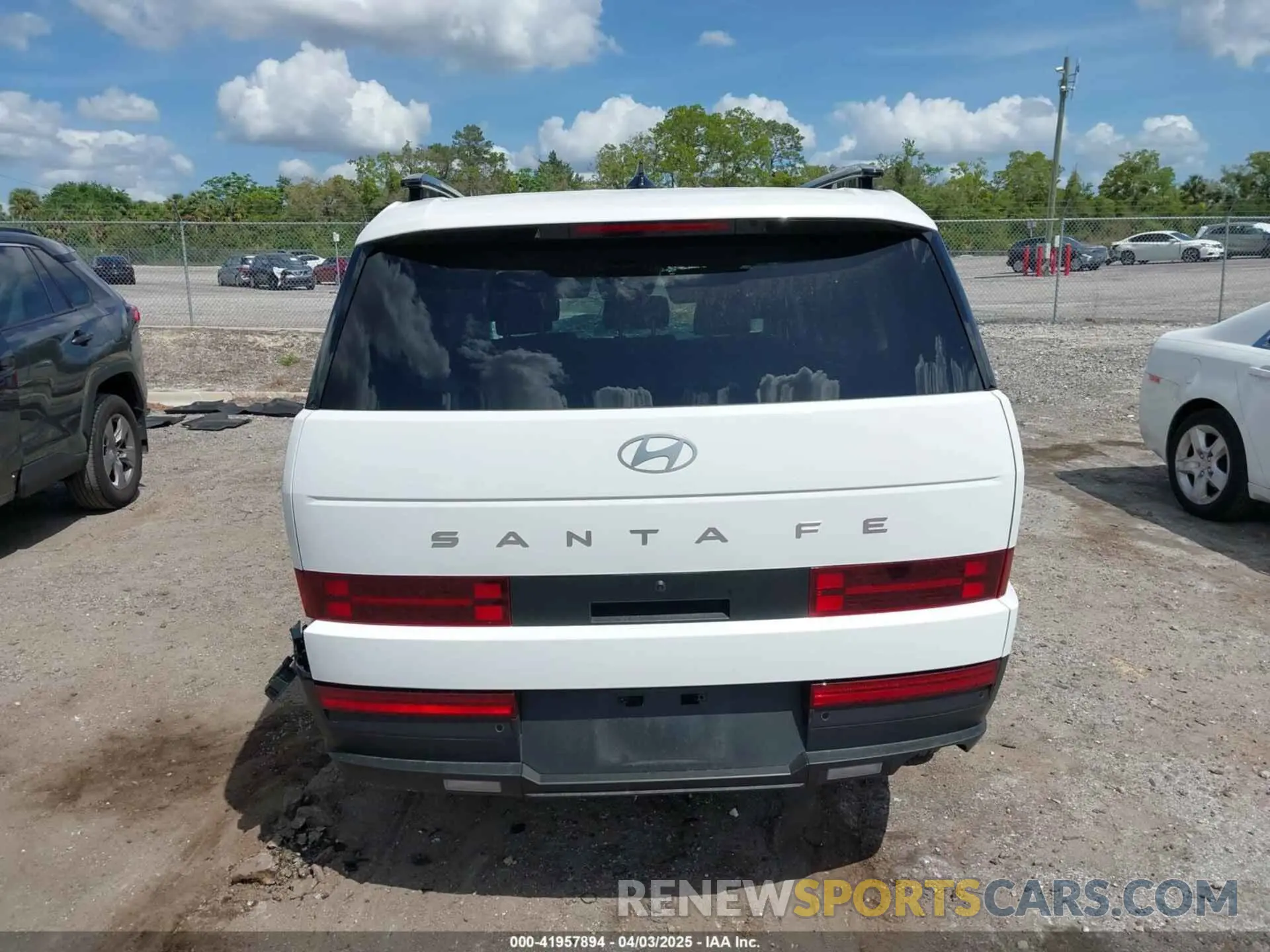 15 Photograph of a damaged car 5NMP24GL1SH082601 HYUNDAI SANTA FE 2025