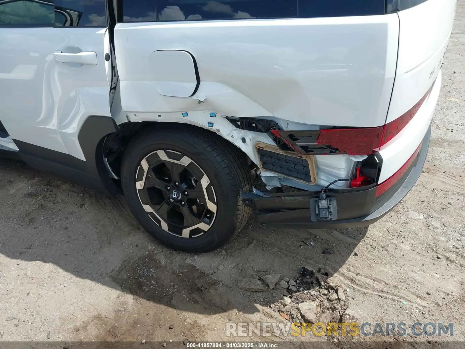 6 Photograph of a damaged car 5NMP24GL1SH082601 HYUNDAI SANTA FE 2025