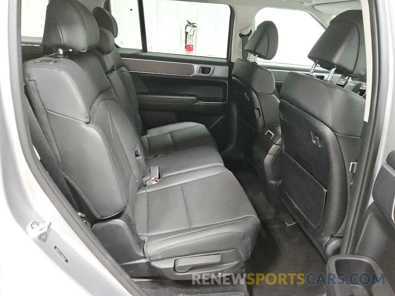 11 Photograph of a damaged car 5NMP24GL2SH086852 HYUNDAI SANTA FE 2025