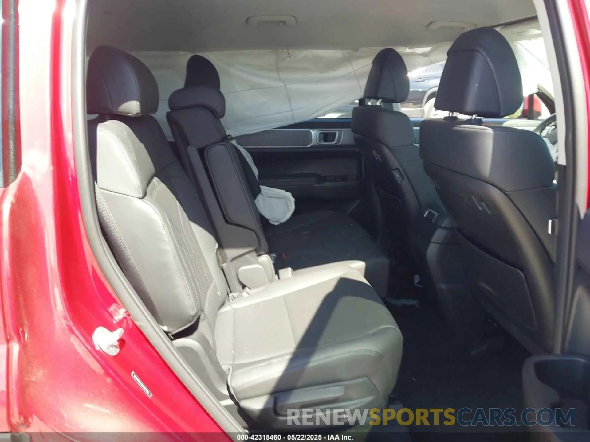 8 Photograph of a damaged car 5NMP24GL2SH098970 HYUNDAI SANTA FE 2025