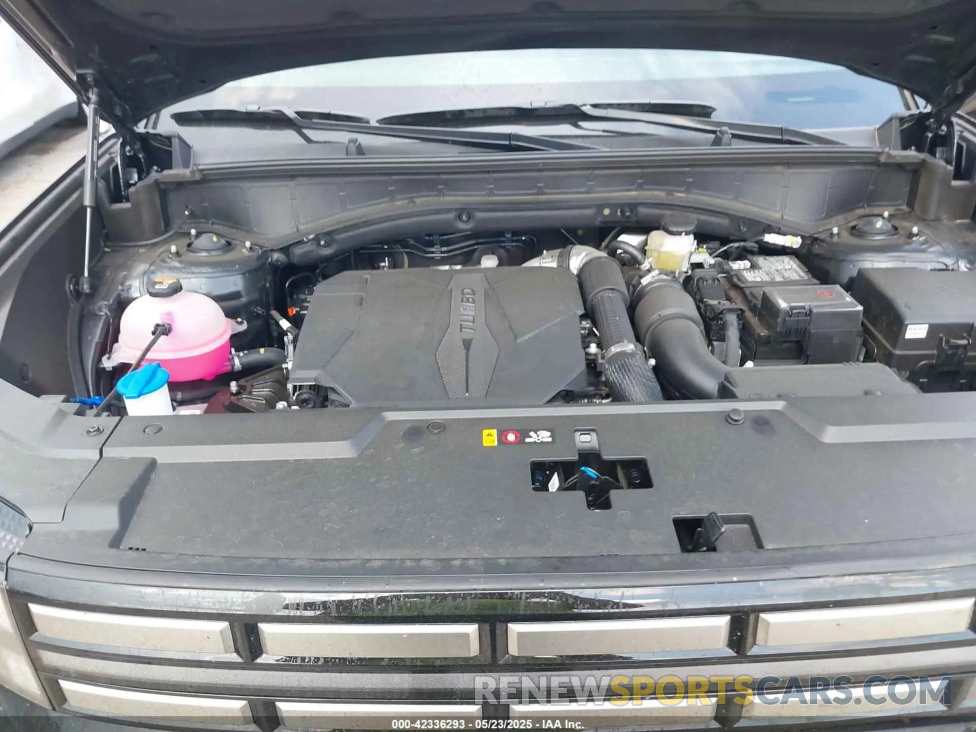 10 Photograph of a damaged car 5NMP24GL2SH134799 HYUNDAI SANTA FE 2025