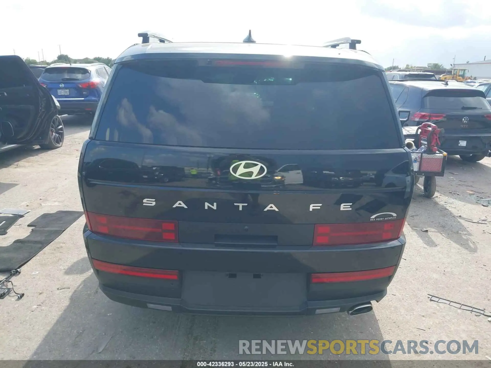 16 Photograph of a damaged car 5NMP24GL2SH134799 HYUNDAI SANTA FE 2025