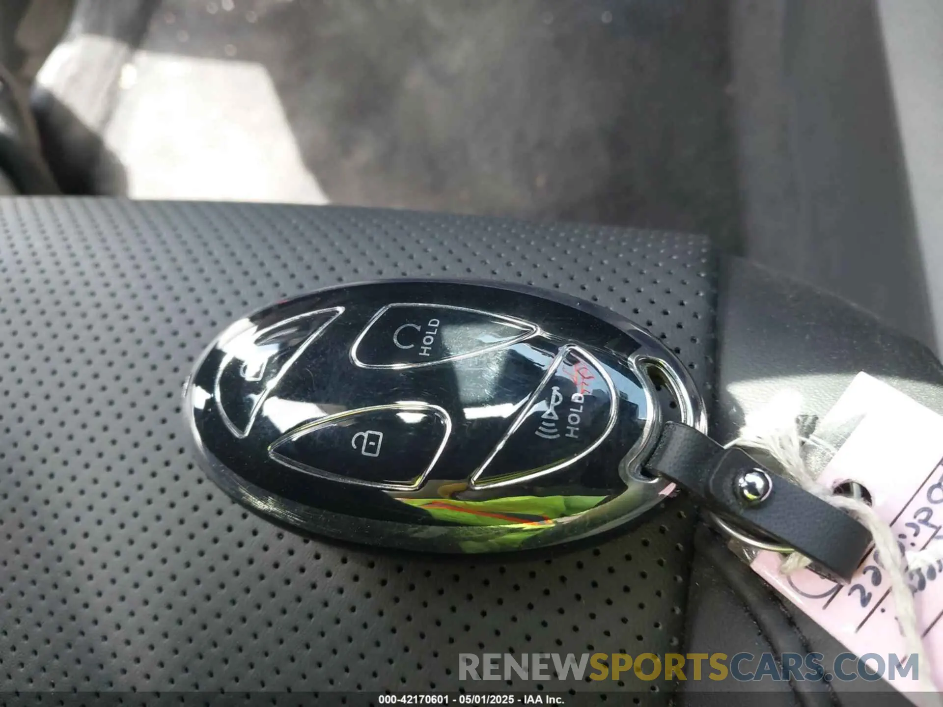 11 Photograph of a damaged car 5NMP24GL6SH108447 HYUNDAI SANTA FE 2025