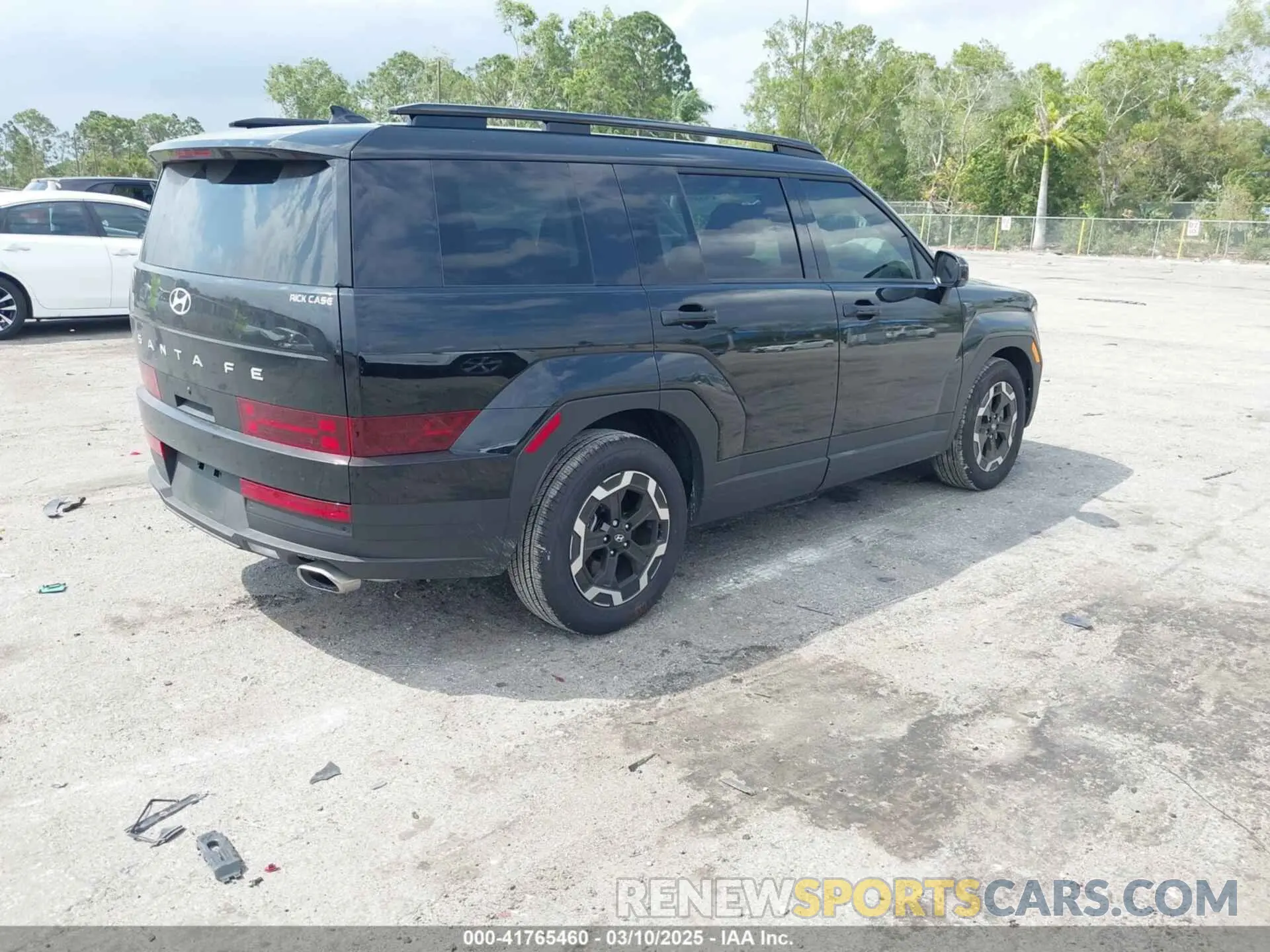 4 Photograph of a damaged car 5NMP24GL7SH082716 HYUNDAI SANTA FE 2025