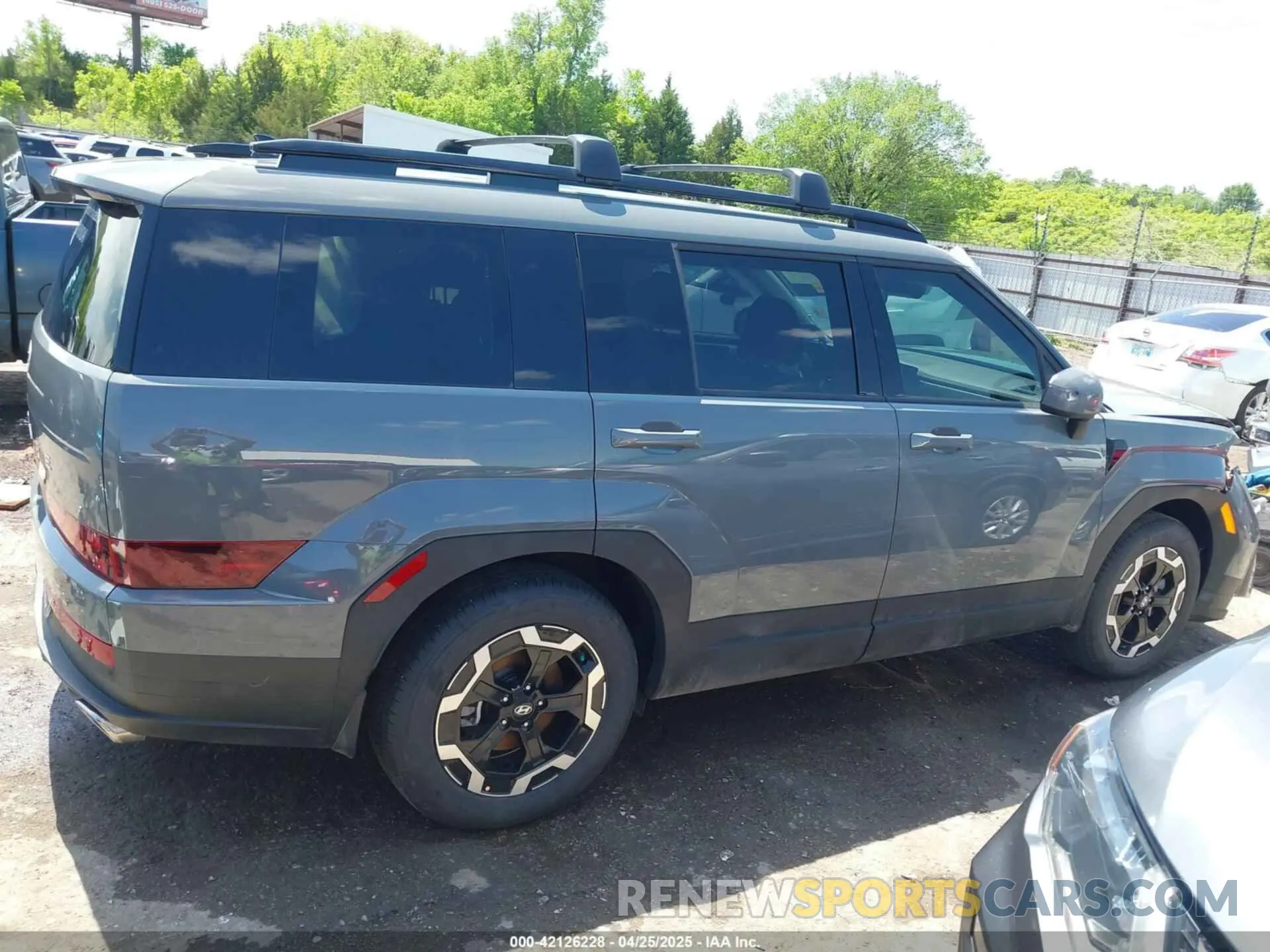 14 Photograph of a damaged car 5NMP24GL7SH104567 HYUNDAI SANTA FE 2025