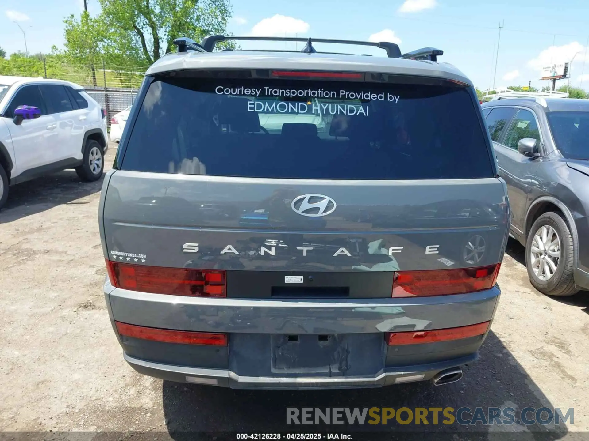 17 Photograph of a damaged car 5NMP24GL7SH104567 HYUNDAI SANTA FE 2025