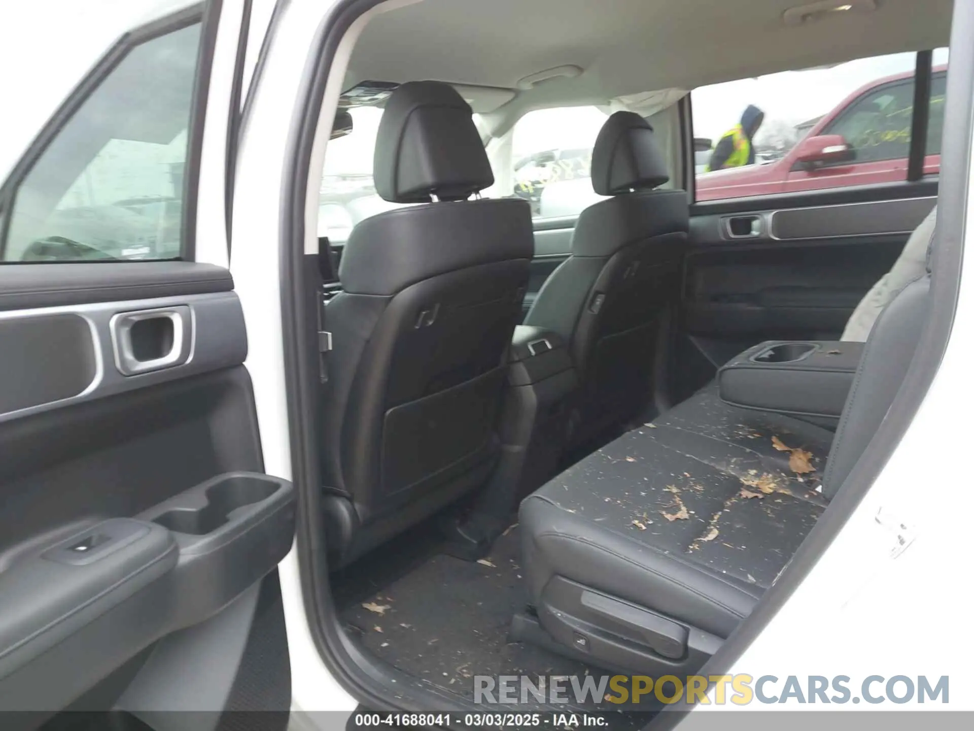 8 Photograph of a damaged car 5NMP2DGL9SH119863 HYUNDAI SANTA FE 2025