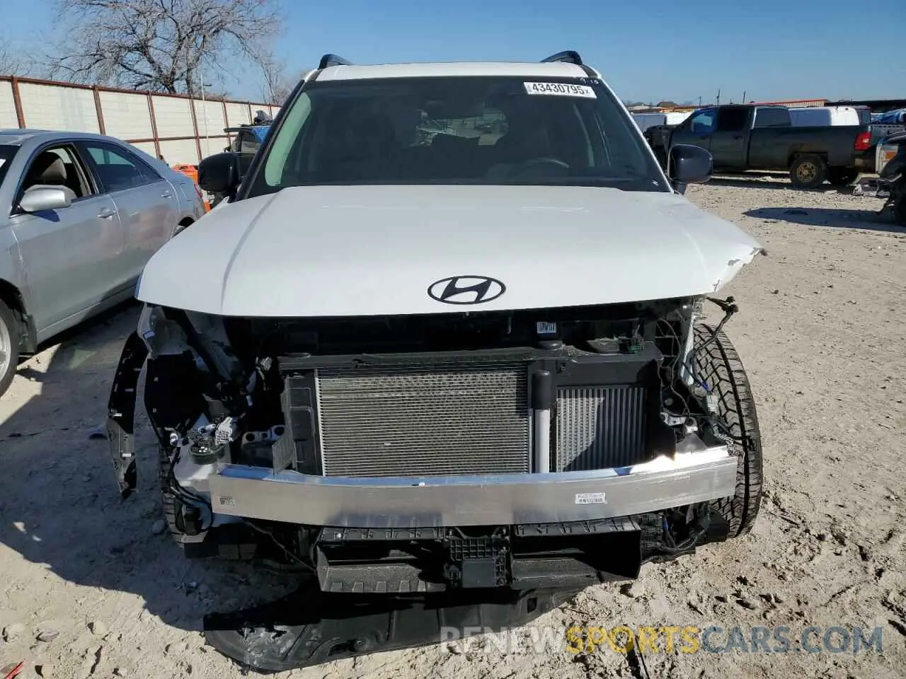 5 Photograph of a damaged car 5NMP3DGL3SH075520 HYUNDAI SANTA FE 2025