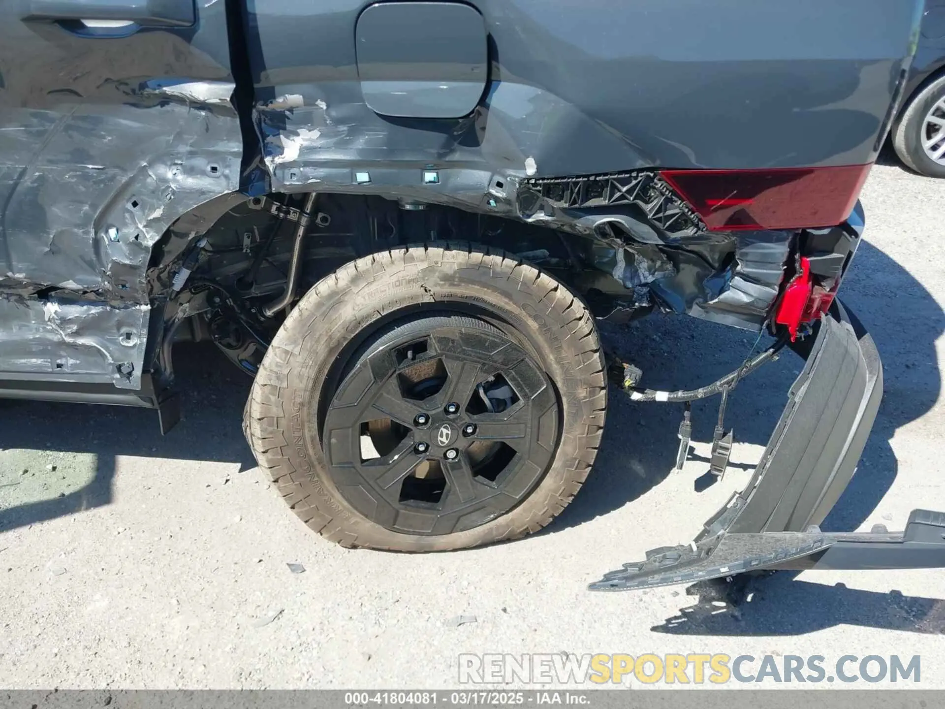 12 Photograph of a damaged car 5NMP3DGLXSH118704 HYUNDAI SANTA FE 2025