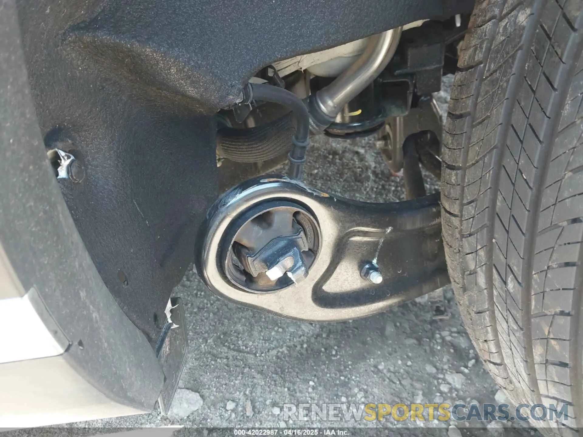 16 Photograph of a damaged car 5NMP44GL8SH085876 HYUNDAI SANTA FE 2025