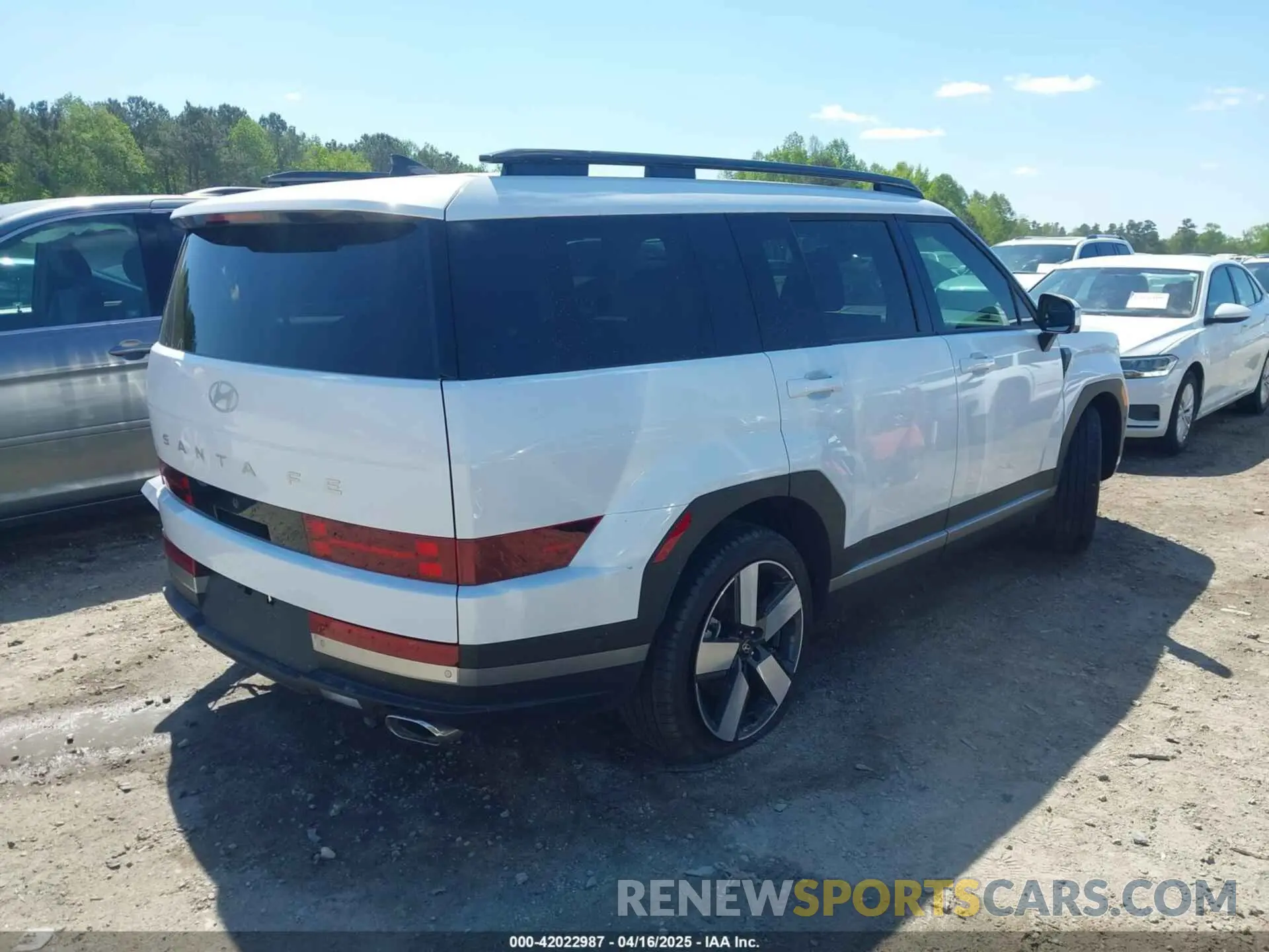 4 Photograph of a damaged car 5NMP44GL8SH085876 HYUNDAI SANTA FE 2025