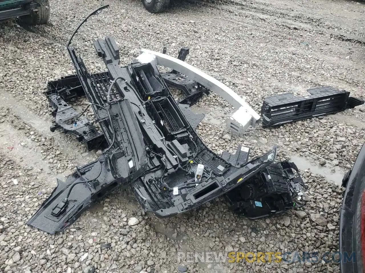 13 Photograph of a damaged car 5NMP4DGL6SH091014 HYUNDAI SANTA FE 2025