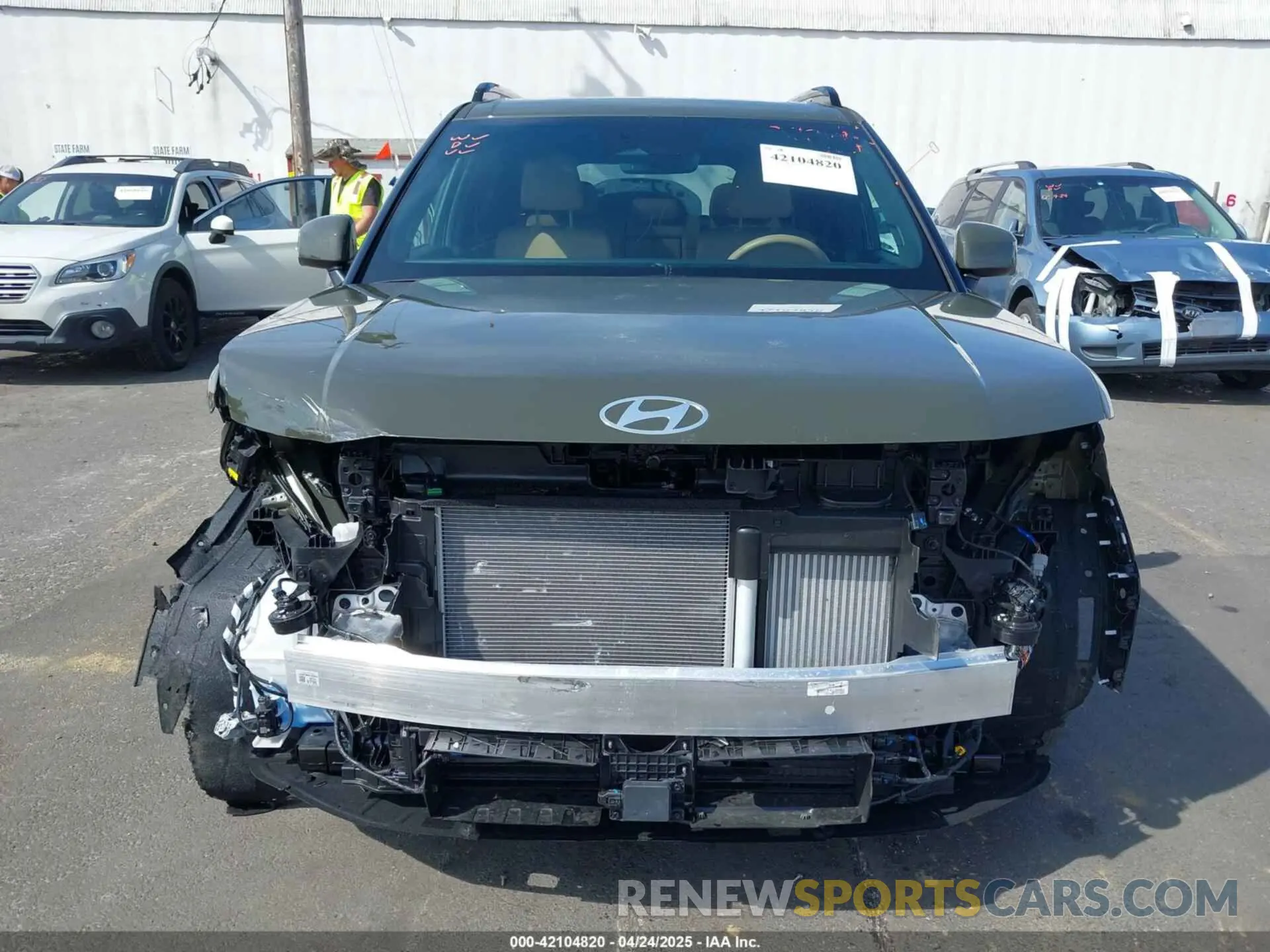 13 Photograph of a damaged car 5NMP4DGL8SH117385 HYUNDAI SANTA FE 2025