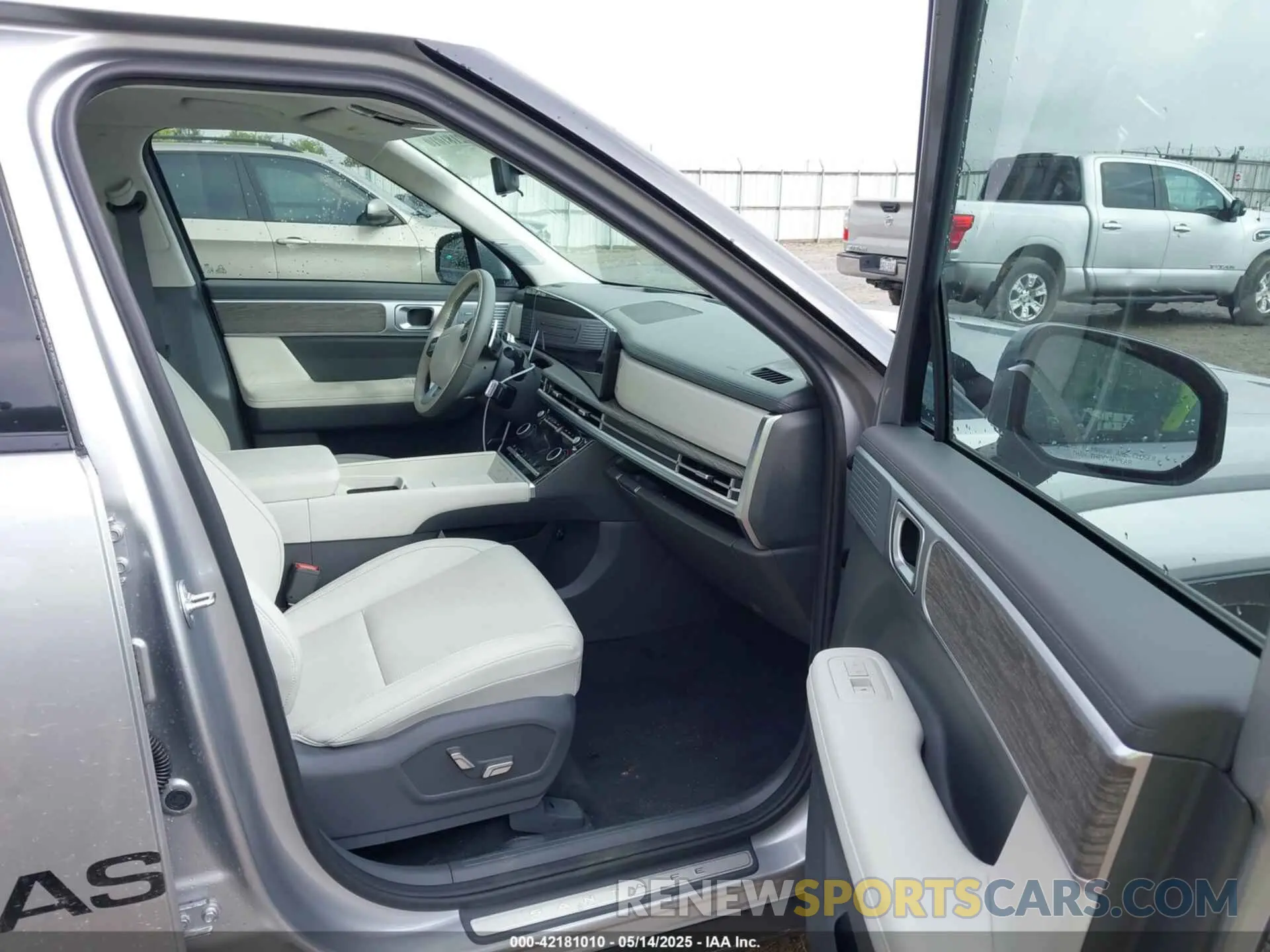 5 Photograph of a damaged car 5NMP54GL5SH071561 HYUNDAI SANTA FE 2025